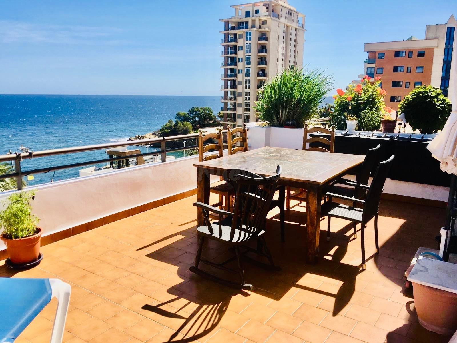 Exclusivo piso frente al mar Mediterráneo en la zona más pre - foto 2