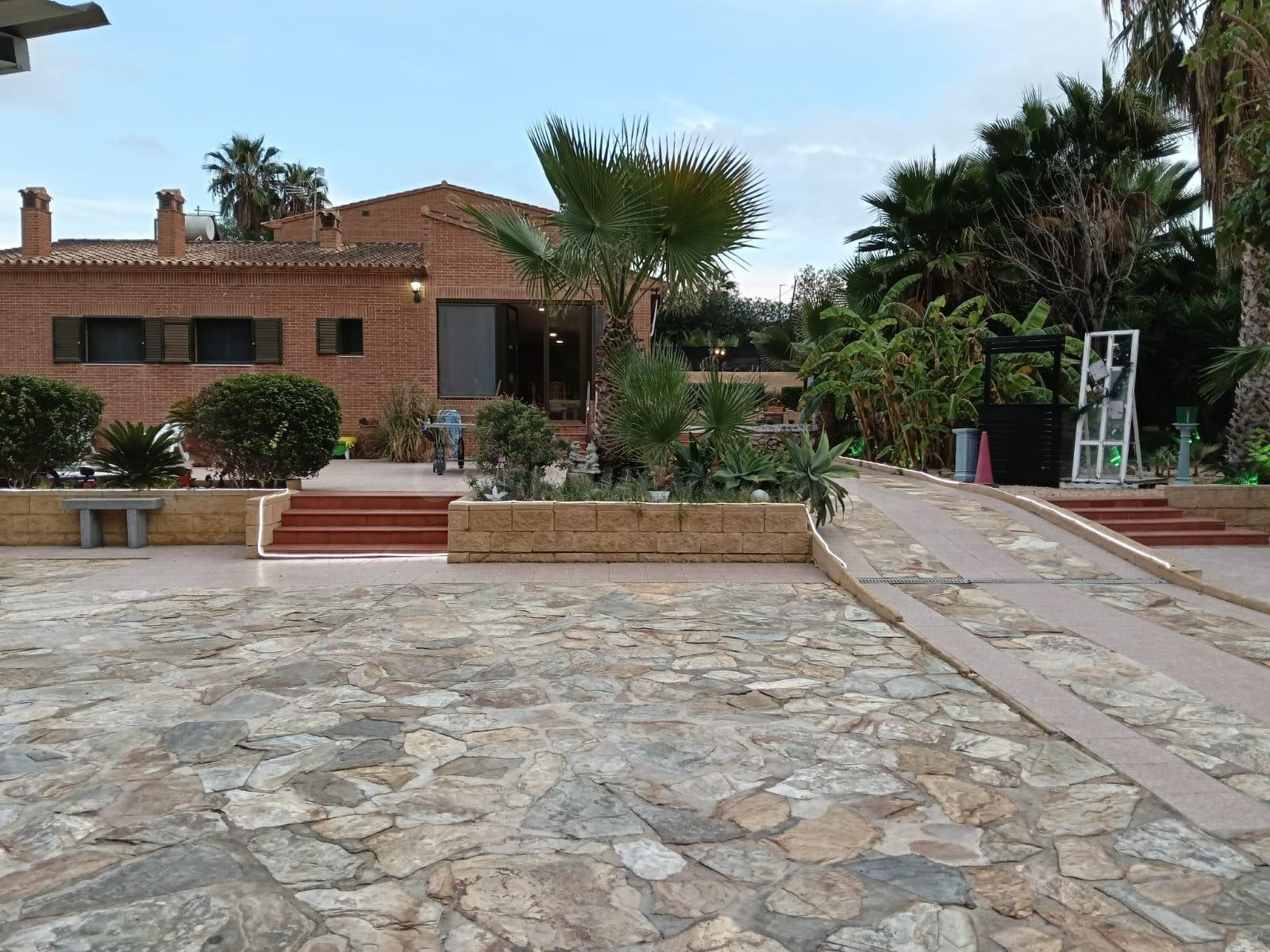 Exclusivo Chalet en Villajoyosa con Vistas al Mar