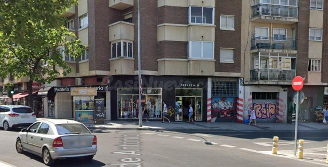 local en venta en AVDA DE COMUNEROS JUNTO ALAMEDILLA - foto 2