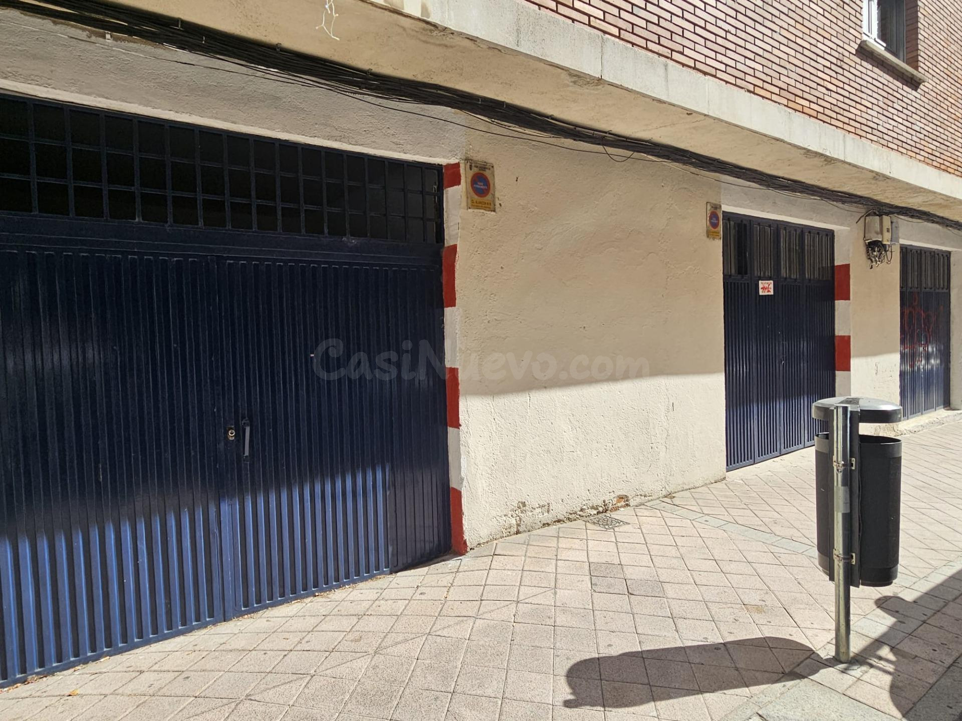 FABULOSO LOCAL JUNTO AVDA DE VILLAMAYOR, ACTUALMENTE GARAJES - foto 4