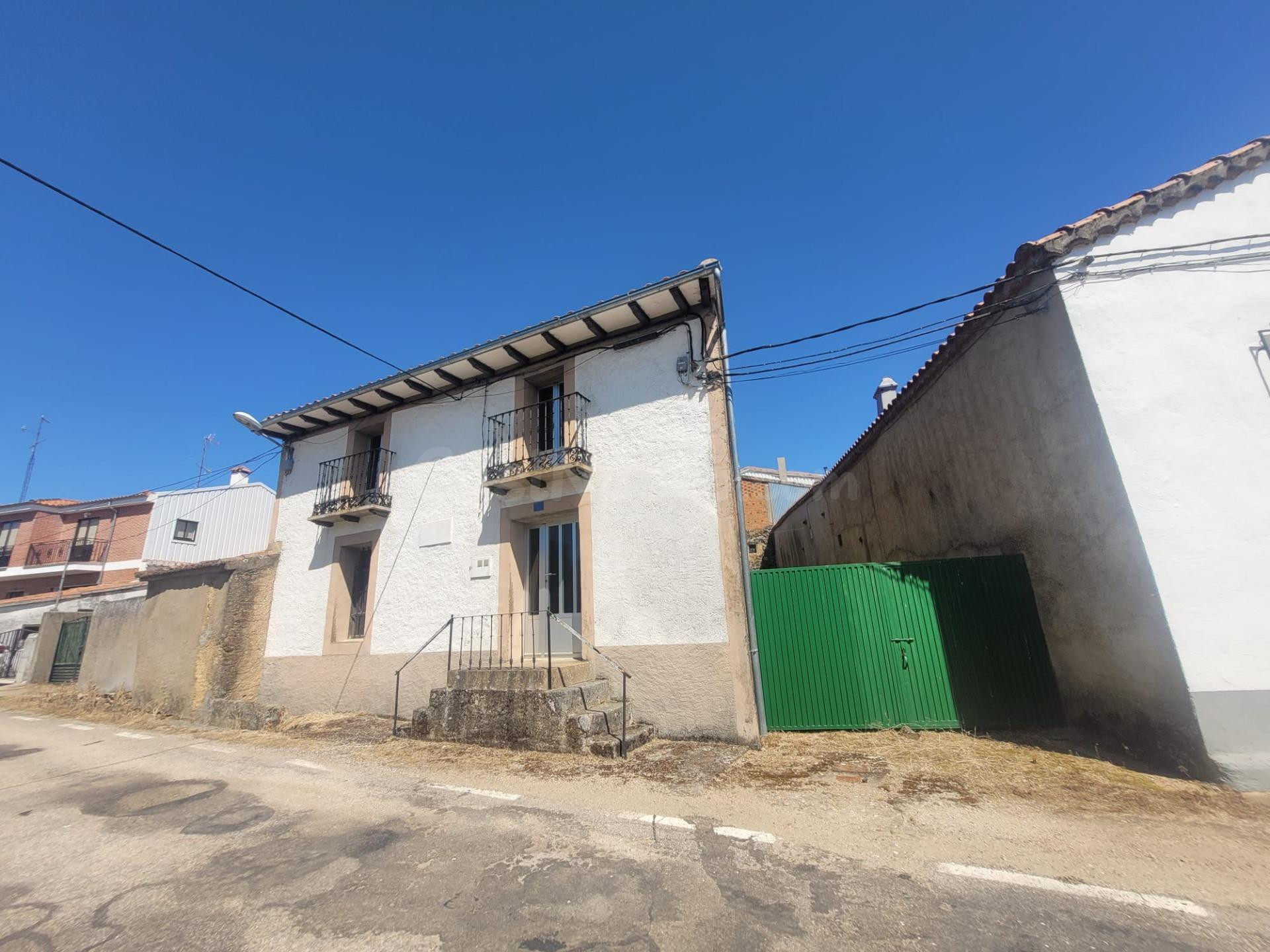 CASA Y TERRENO EN VENTA EN FRADES DE LA SIERRA ¡¡¡ESPECIAL!!