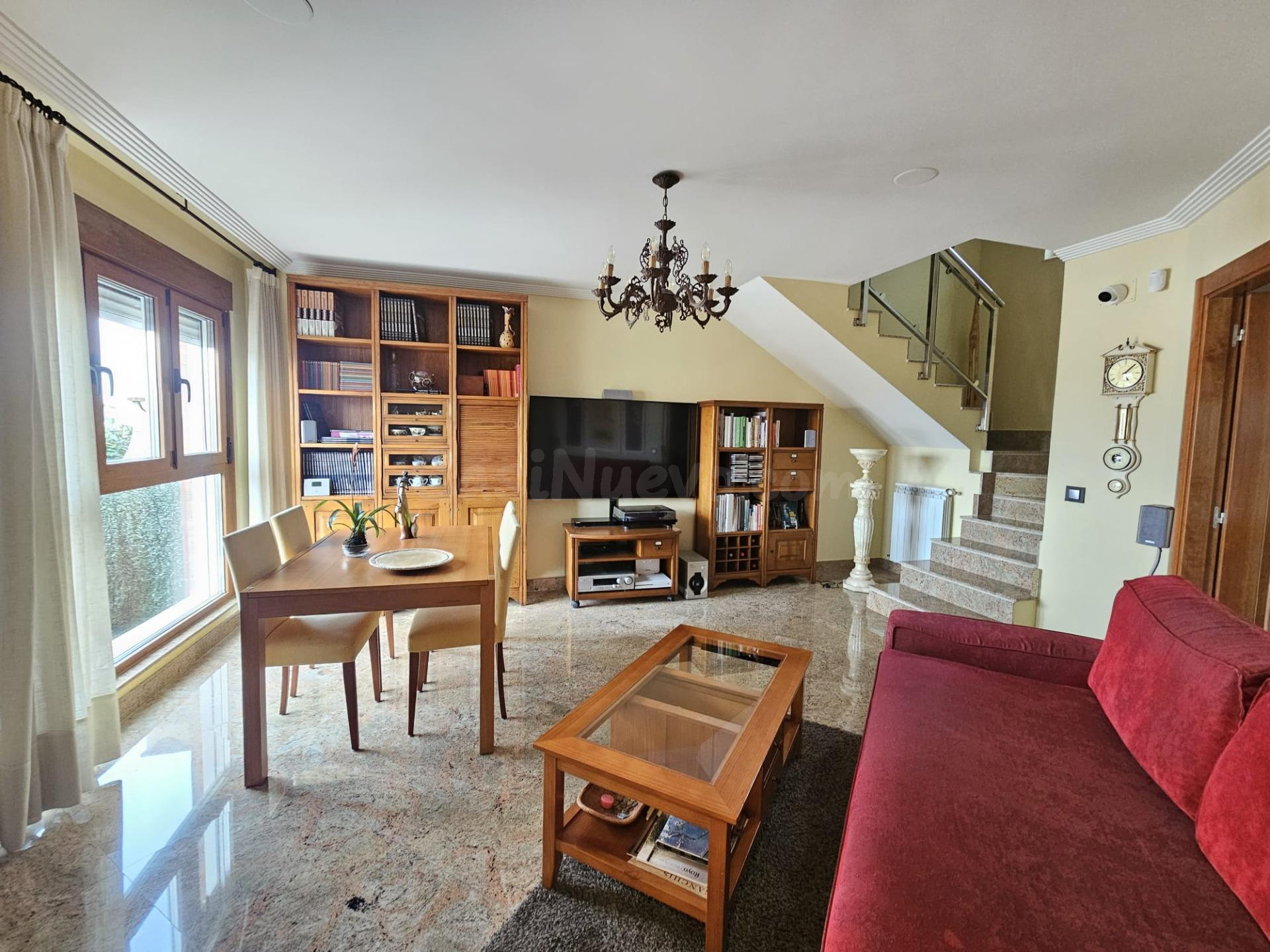 Chalet adosado reformado con altas calidades, trastero y gar - foto 2