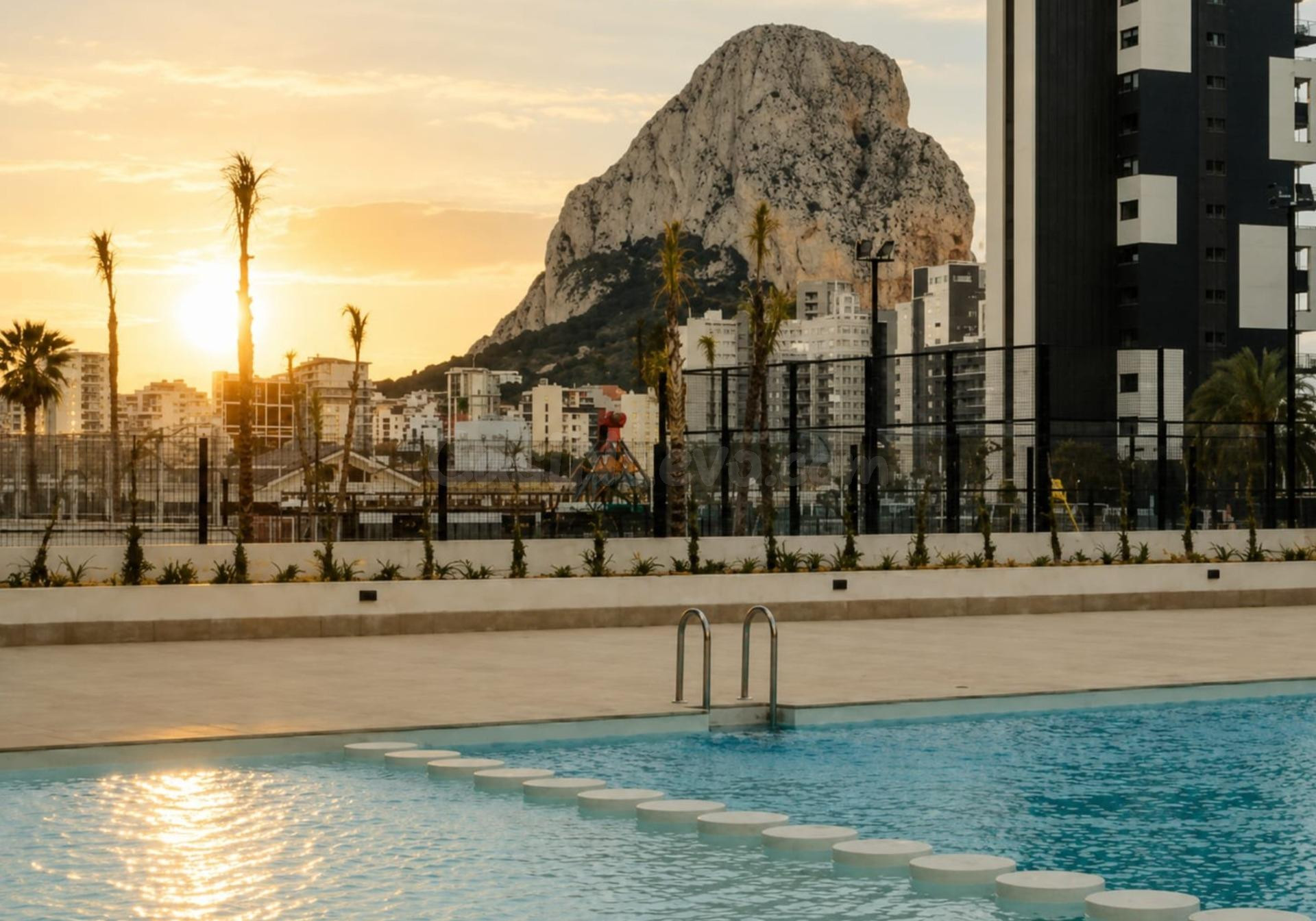 Ático Exclusivo con Vistas a la Playa y Salinas de Calpe