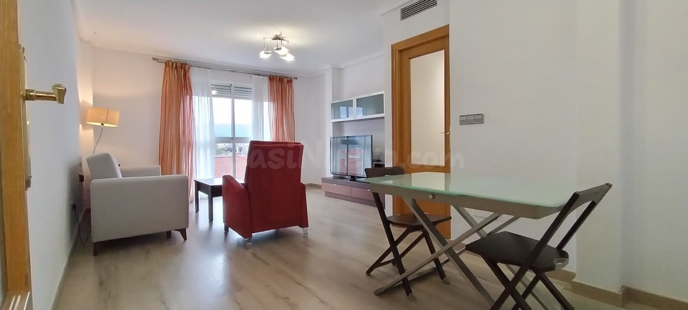 ALQUILER SÓLO DE TEMPORADA Piso de 3 dormitorios y 2 baños en Aljucer