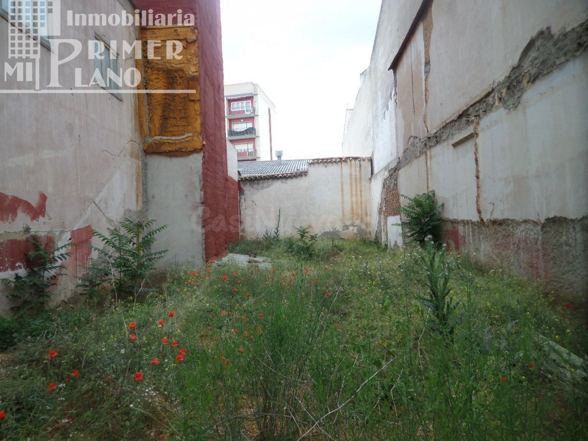 Solar en venta en Calle Independencia, junto a Plaza de España – ¡Ubicación privilegiada!