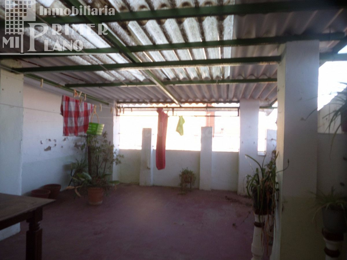 CASA + LOCAL EN AVDA ANTONIO HUERTAS CON ACCESO A DOS CALLES CON UNA SUPERFICIE DE TERRENO DE 396m2