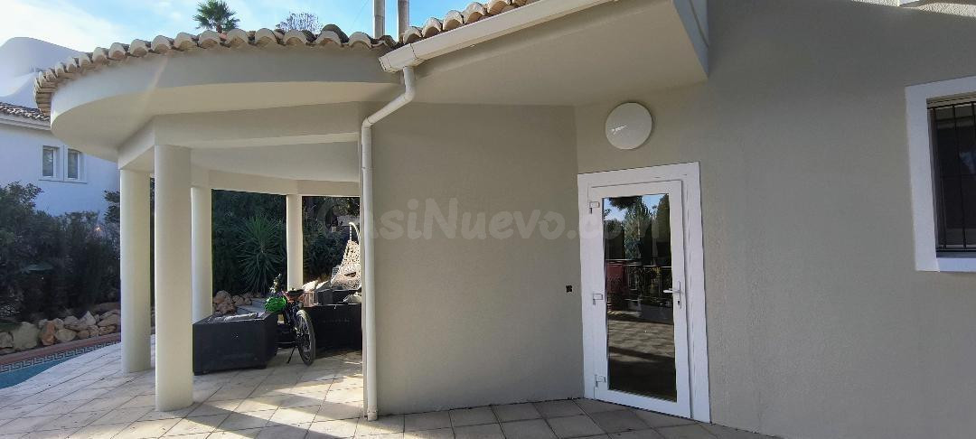 Privacidad, naturaleza y confort: espectacular villa con vistas en Altea - foto 4