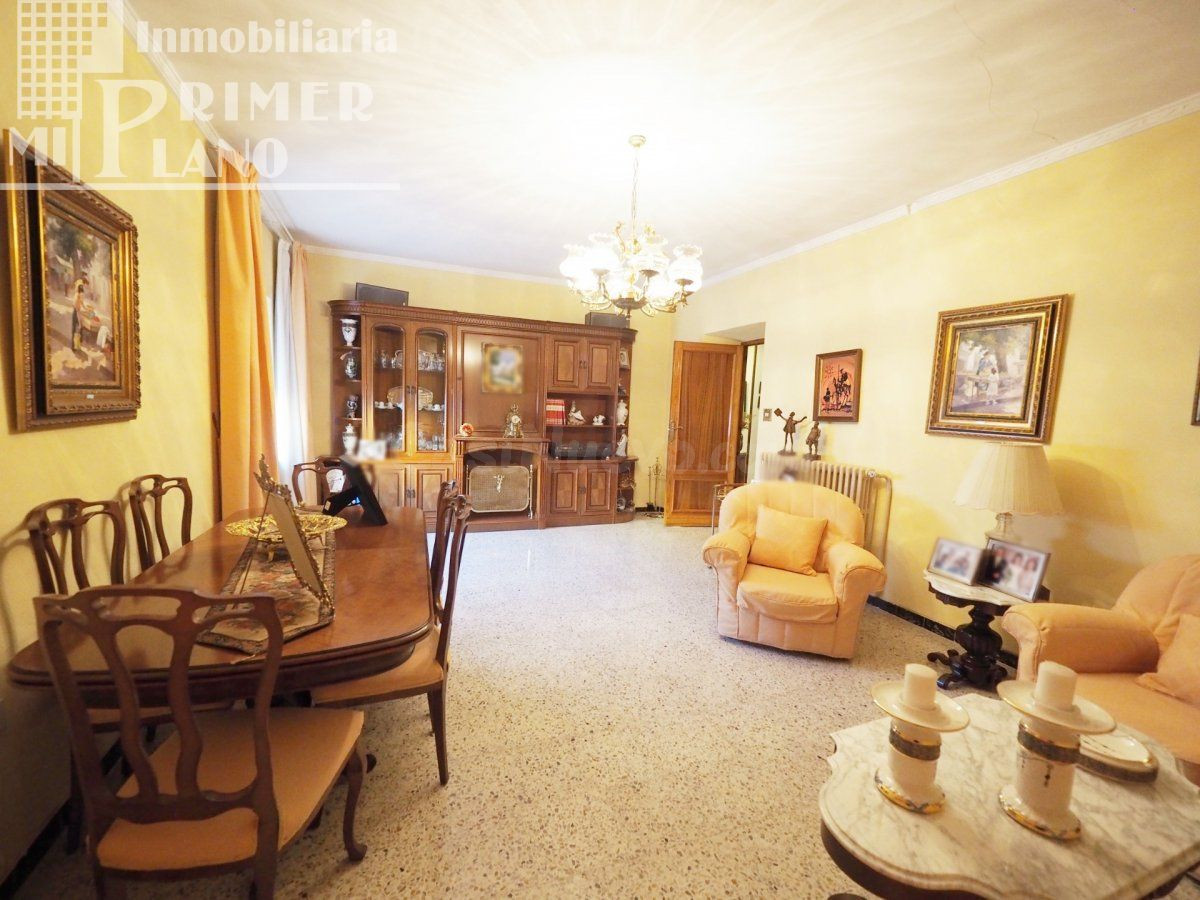 Se vende casa de 2 plantas en la zona centro de Tomelloso