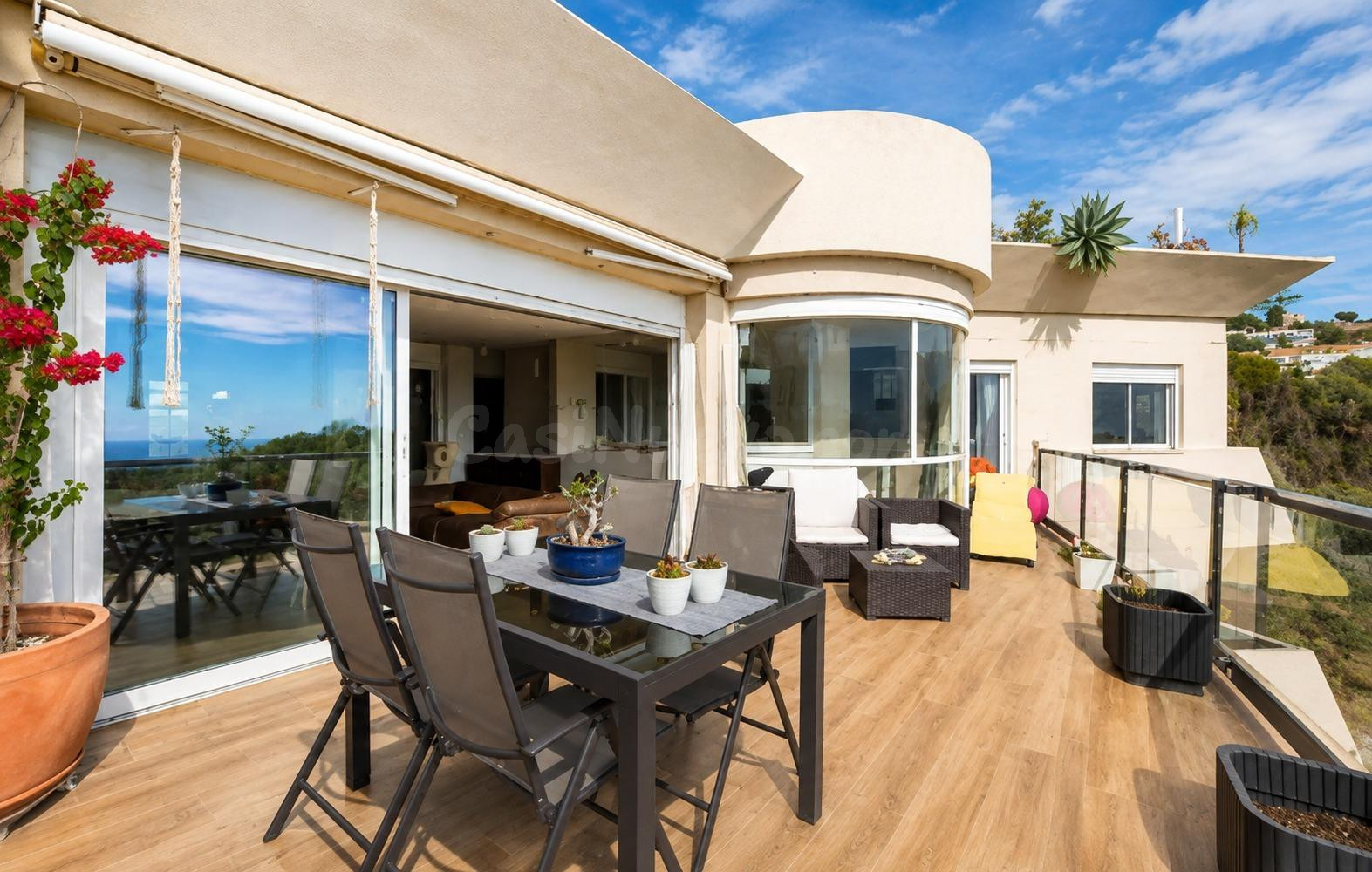 Ático Dúplex con Espectacular Solárium, Jacuzzi y Vistas Inigualables al Mar y la Montaña - foto 5
