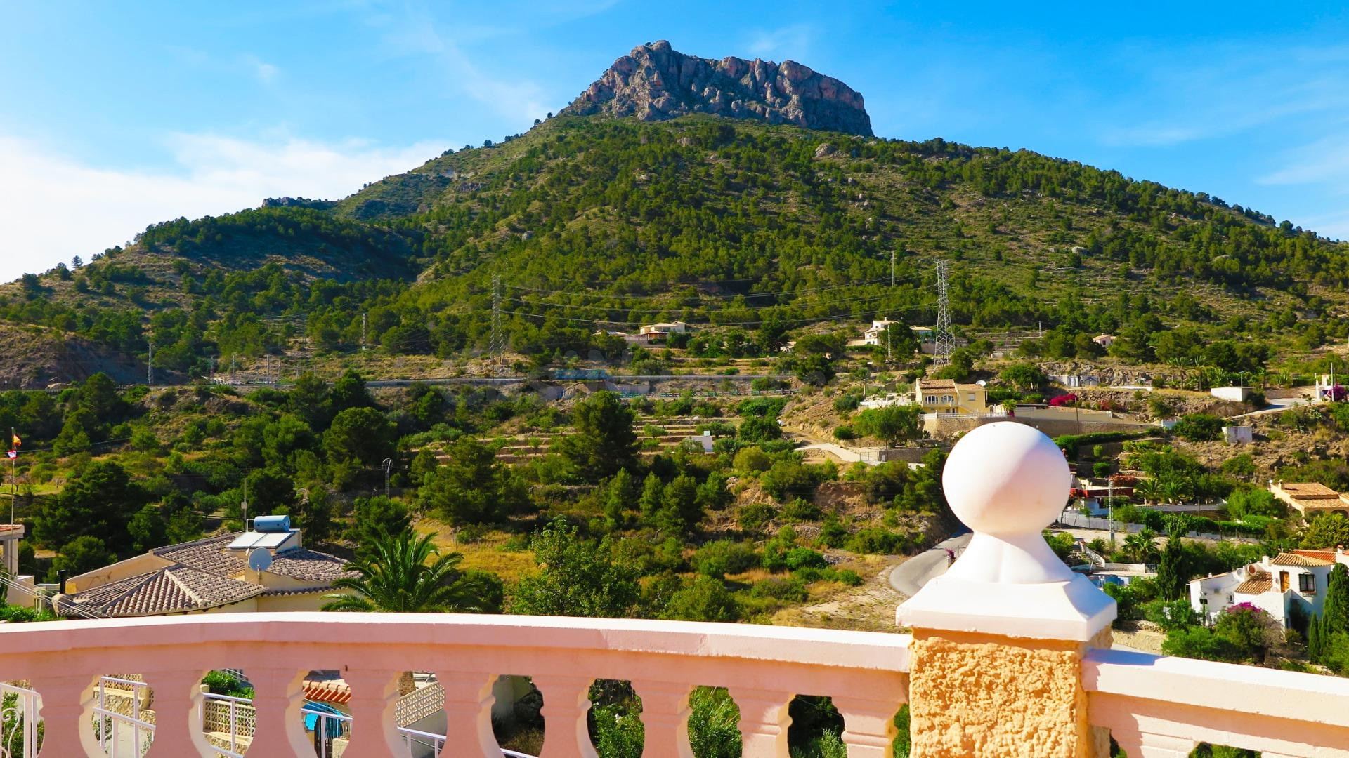 CHALET EN MARYVILLA CON VISTAS AL MAR, PISCINA PRIVADA Y LICENCIA TURÍSTICA - foto 4