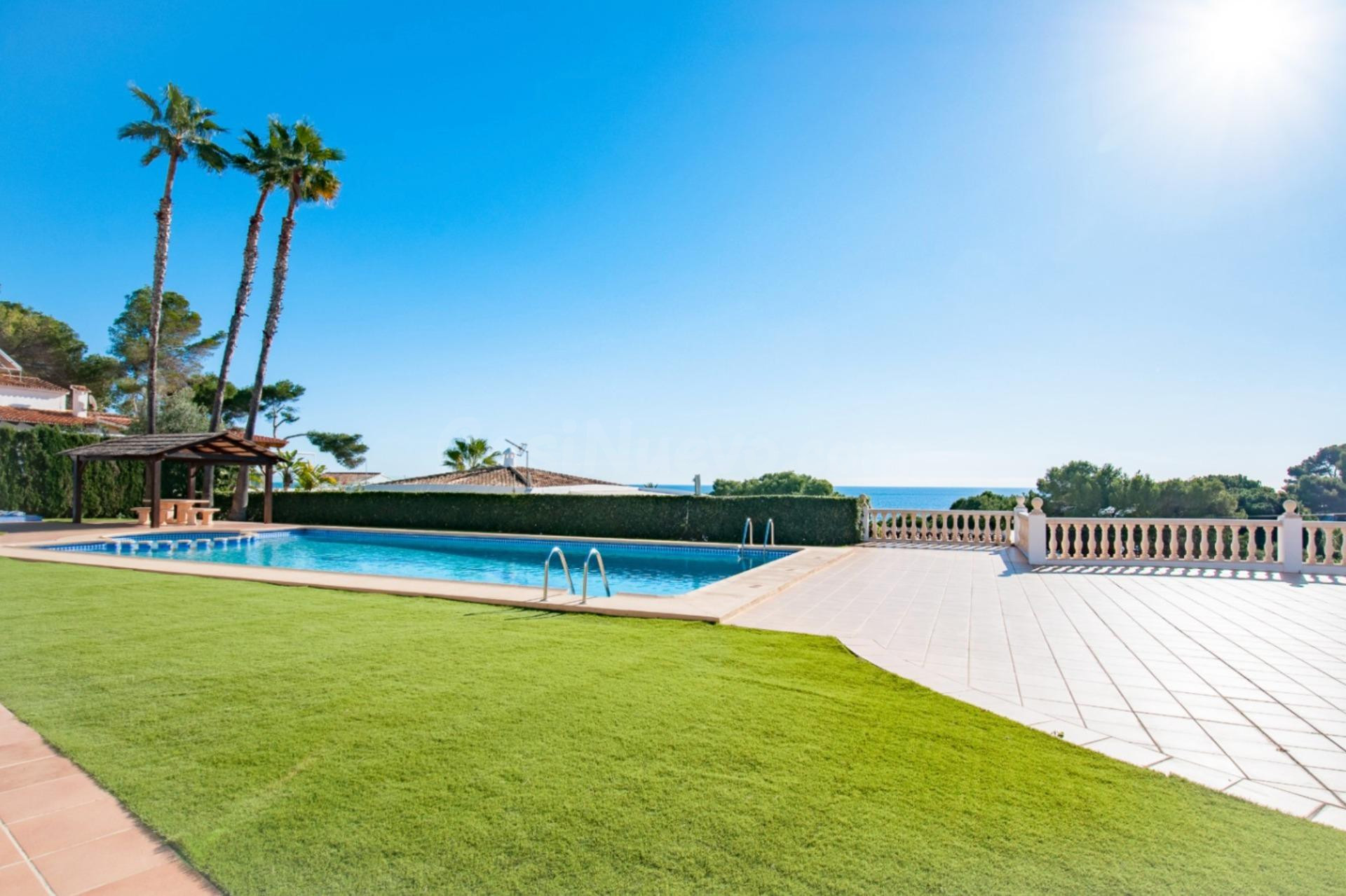 Encantador apartamento con impresionantes vistas al mar en Moraira - foto 5