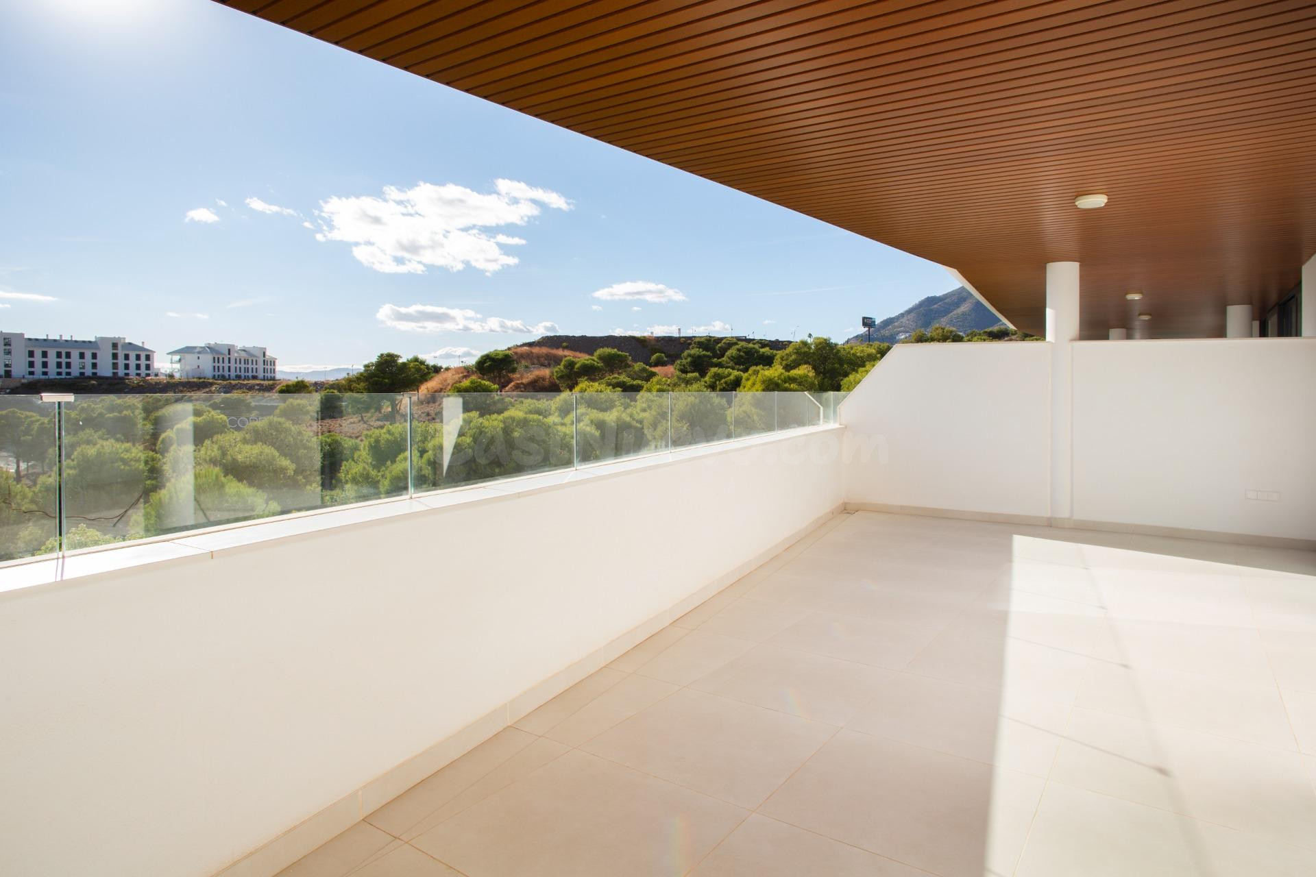 Venta de piso con dos dormitorios en Fuengirola, Málaga, Costa del Sol