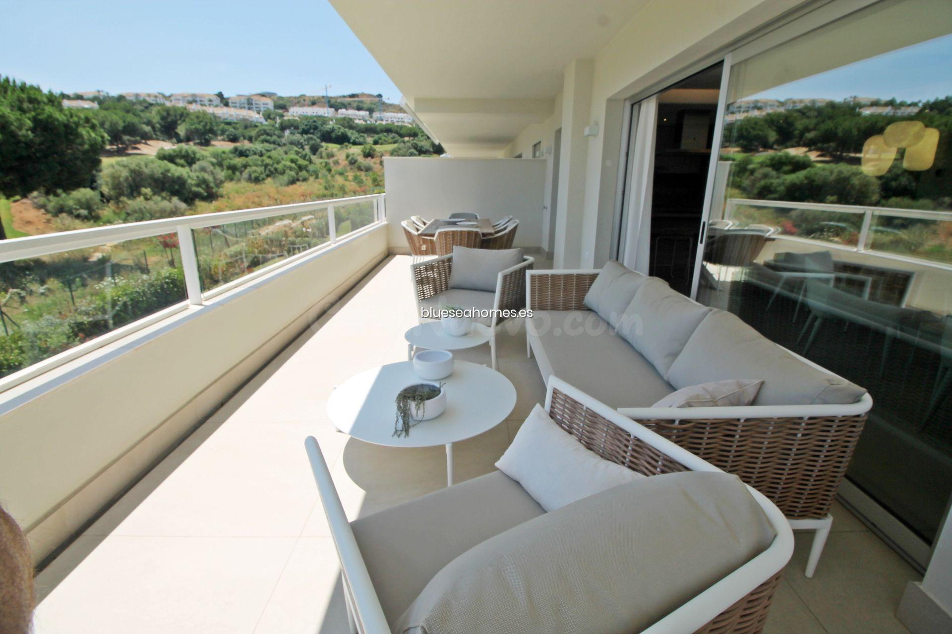 Venta de piso con tres dormitorios en Mijas Costa, Málaga, Costa del Sol