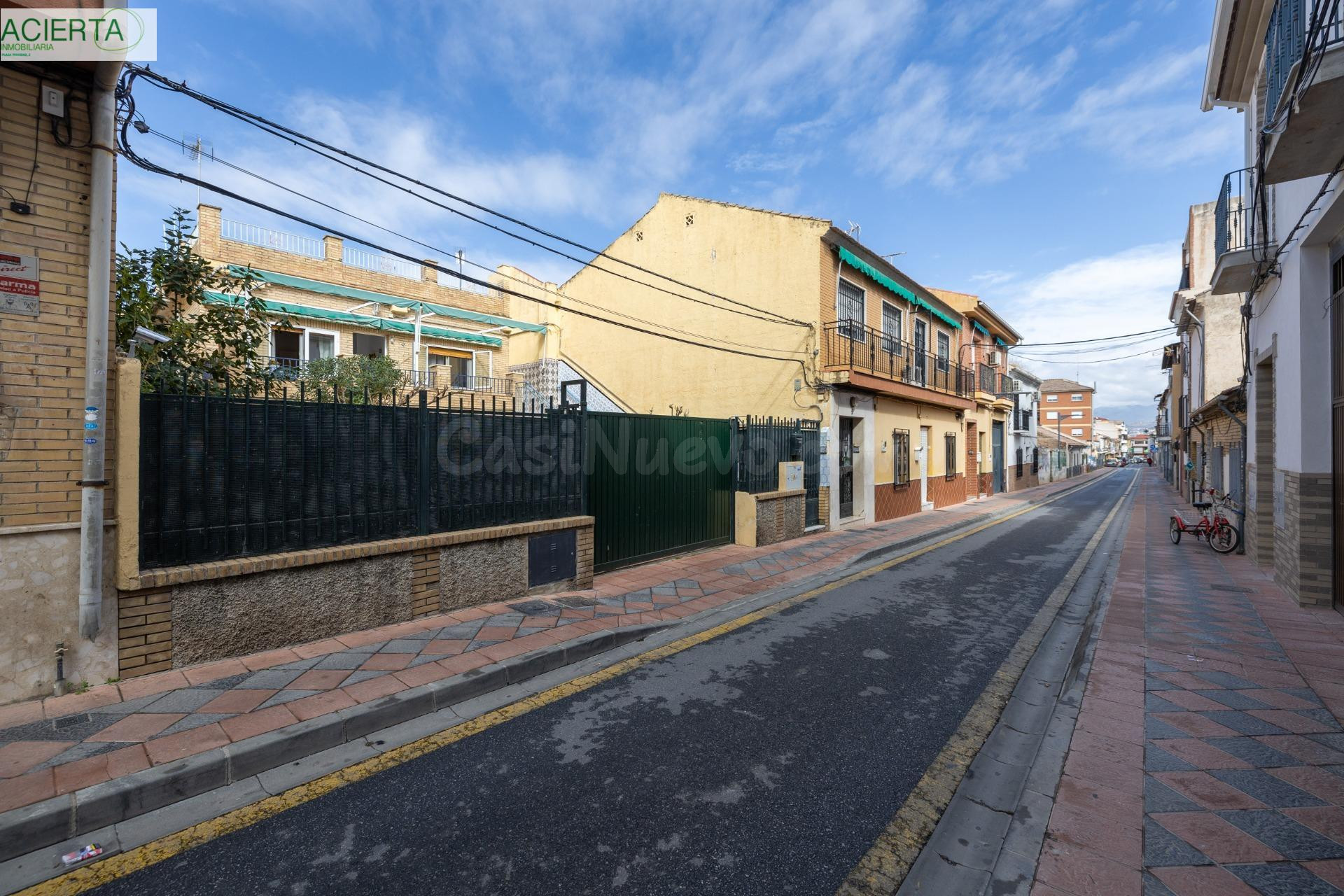 CASA EN PLENO CENTRO DE ARMILLA