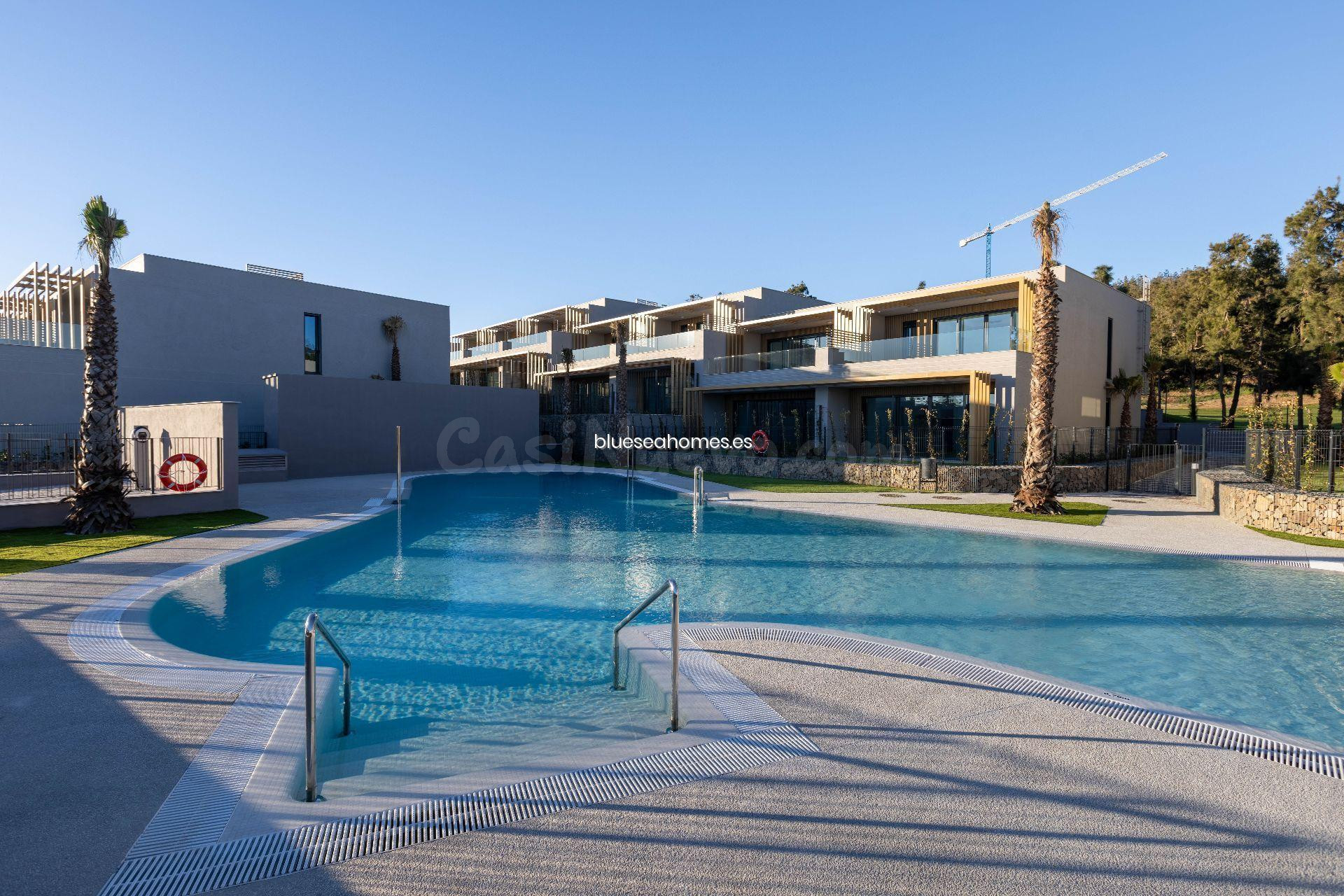 Venta de villa adosada con tres dormitorios en Mijas Costa, Málaga, Costa del Sol
