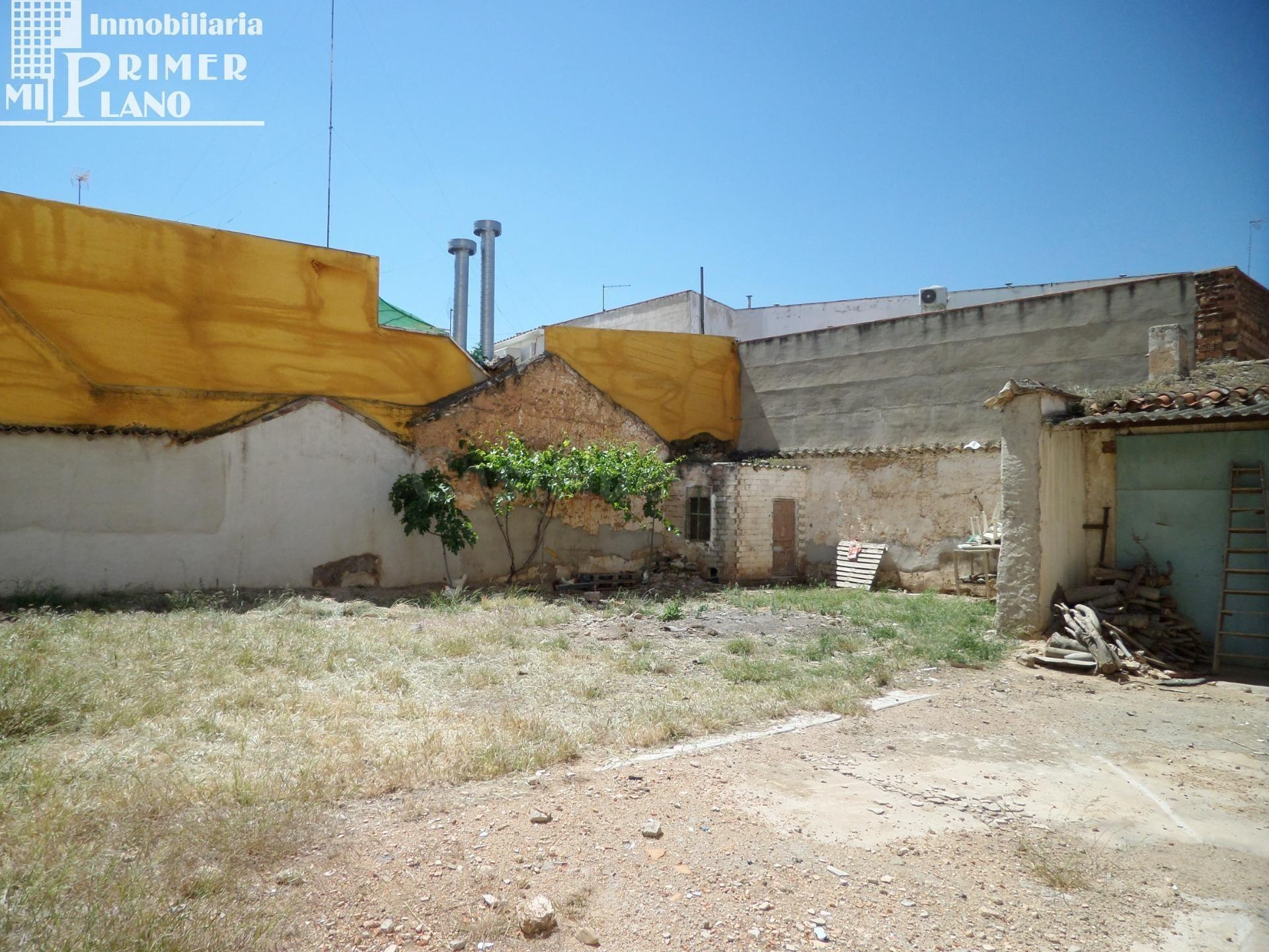 *Se vende solar que cuenta con 372 m2 y 11 metros de fachada - foto 4