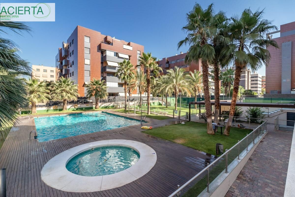 Exclusiva vivienda en Residencial Parque Lagos