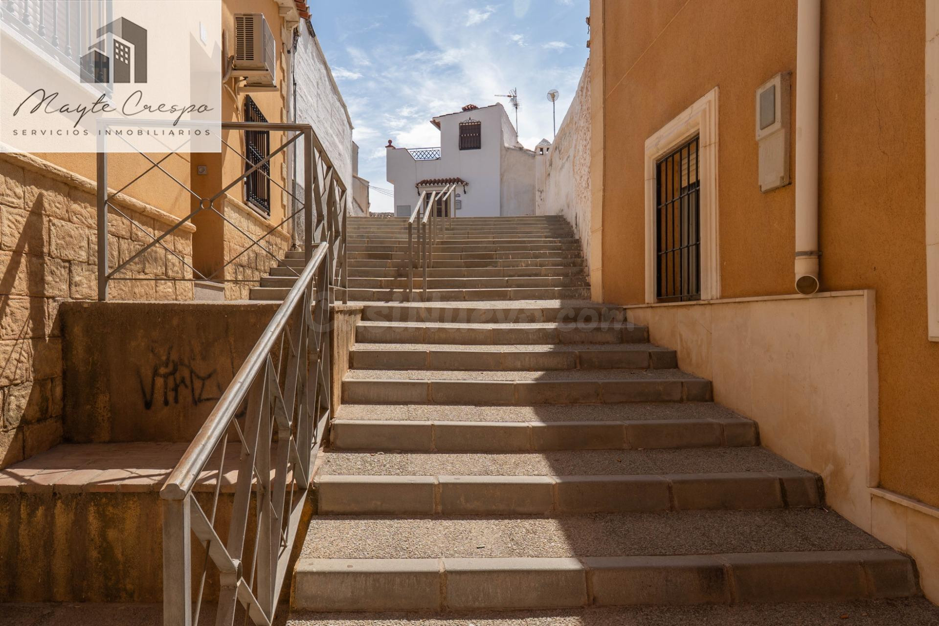 Amplia Casa en Venta en Guadix - Oportunidad de Inversión - foto 2