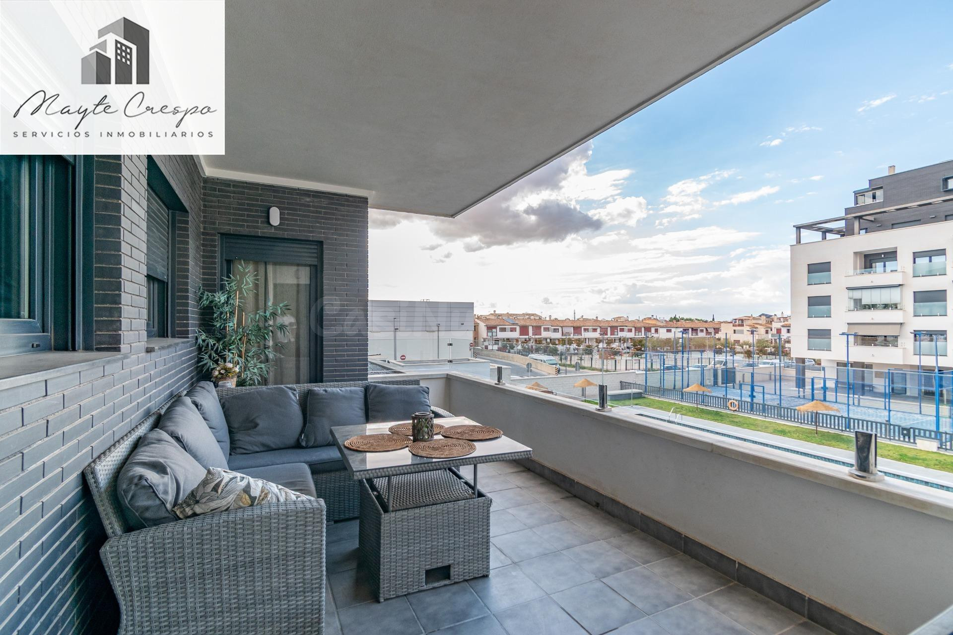 Exclusiva vivienda en Residencial Nevada — Urbanización de lujo junto al Centro Comercial Nevada