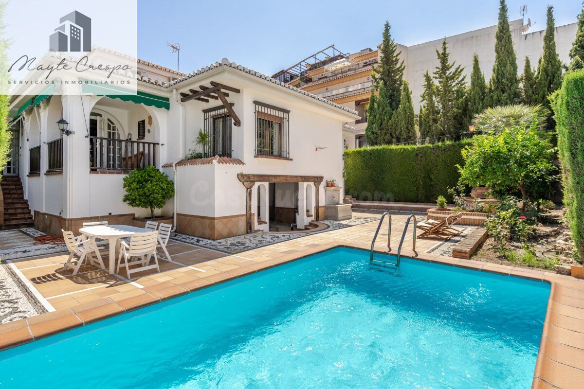 CHALET EXCLUSIVO UNA SOLA PLANTA EN EL CENTRO DE LA ZUBIA
