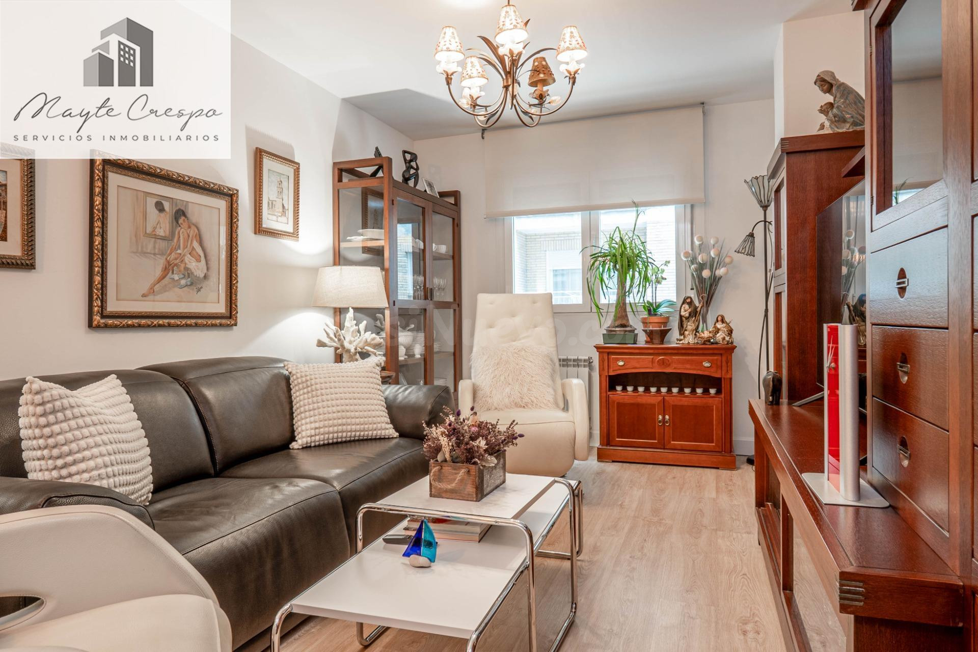 Piso boutique para entrar a vivir de 3 dormitorios y 2 baños junto a Parque Arabial