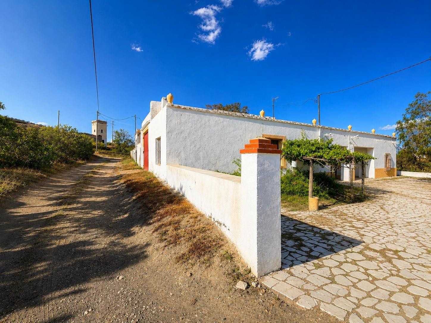 TABERNAS Finca Rústica con Cortijo de 170 m2 const. y 6 Hect - foto 5
