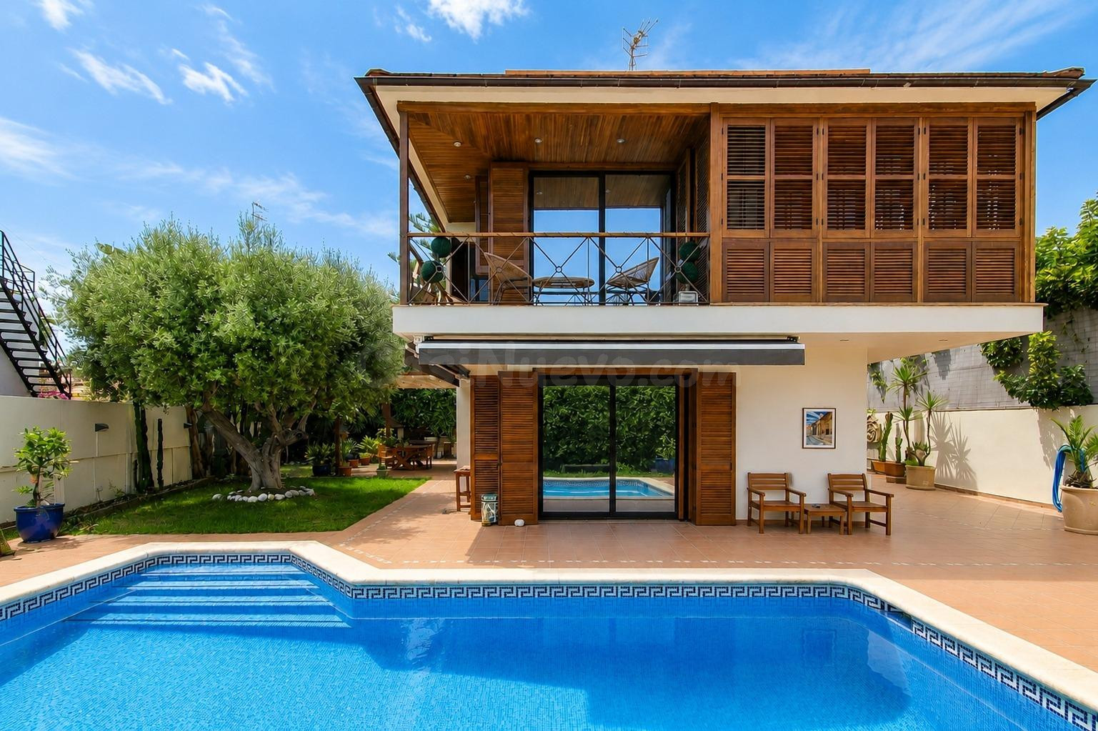 EXCLUSIVA CASA INDEPENDIENTE CON VISTAS AL MAR Y PISCINA PRIVADA EN EL PRESTIGIOSO VALLPINEDA - SITGES