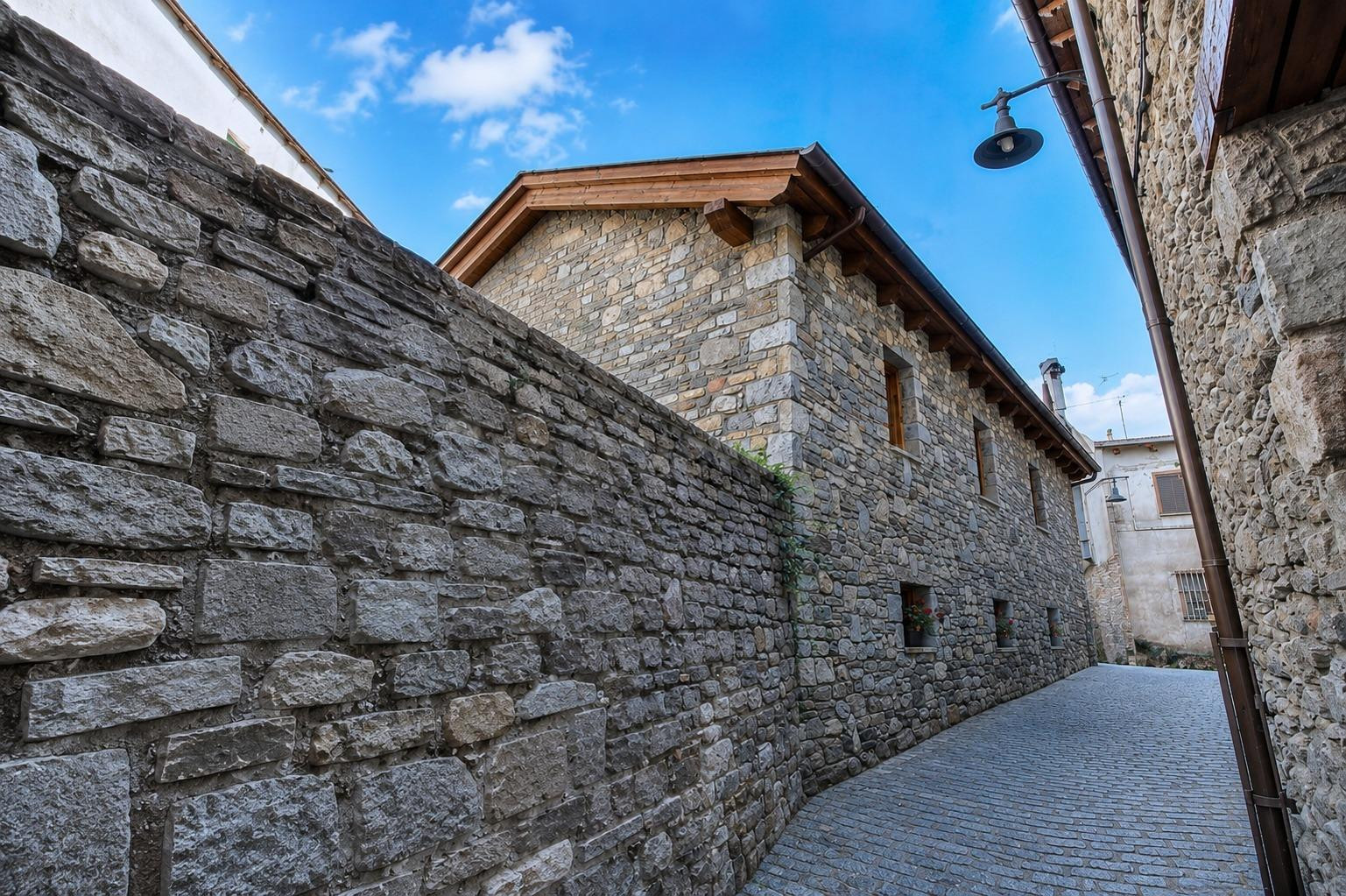 CASA DE PIEDRA ÚNICA EN ANETO – PROYECTO EXCLUSIVO EN EL COR - foto 5