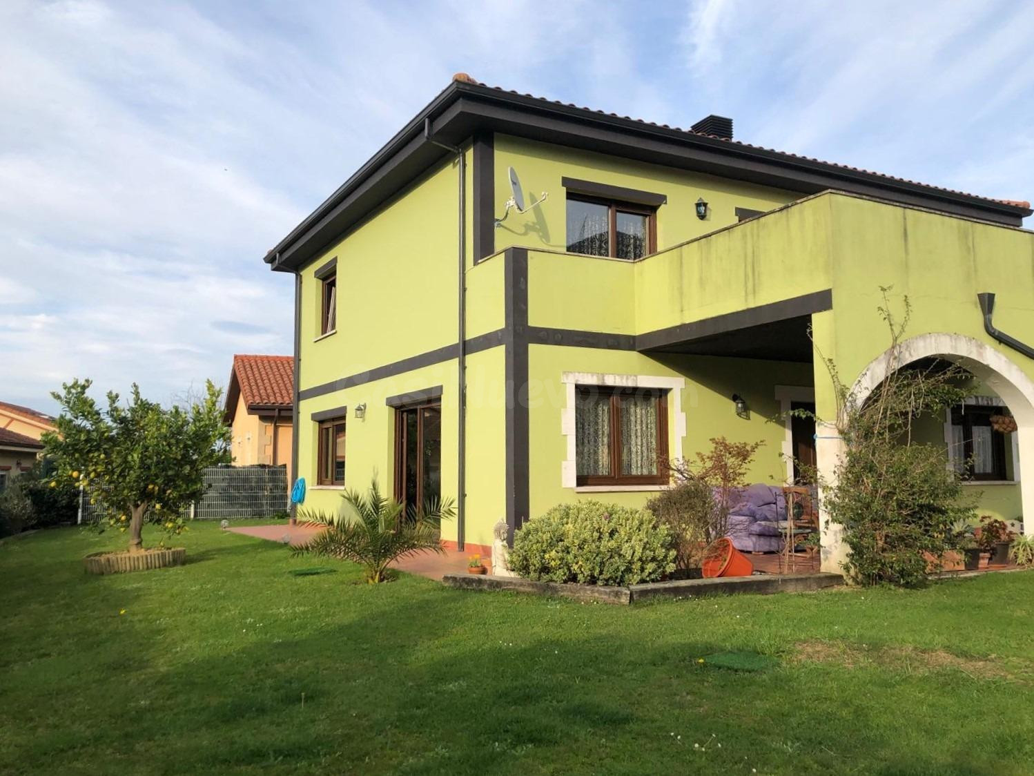 Casa en venta con parcela en Voto - foto 2