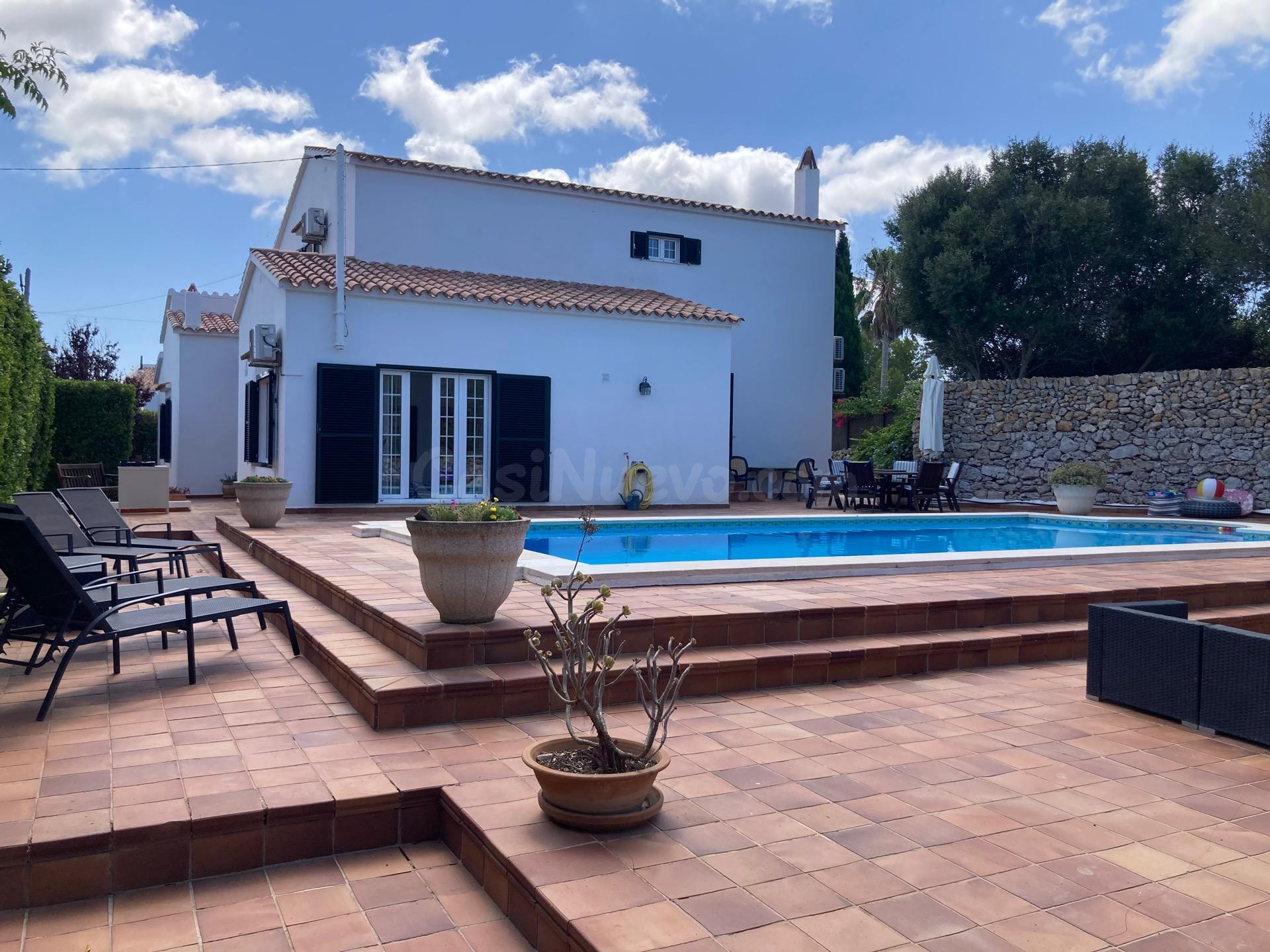 Preciosa y amplia casa con piscina en Llumeçanes - foto 2