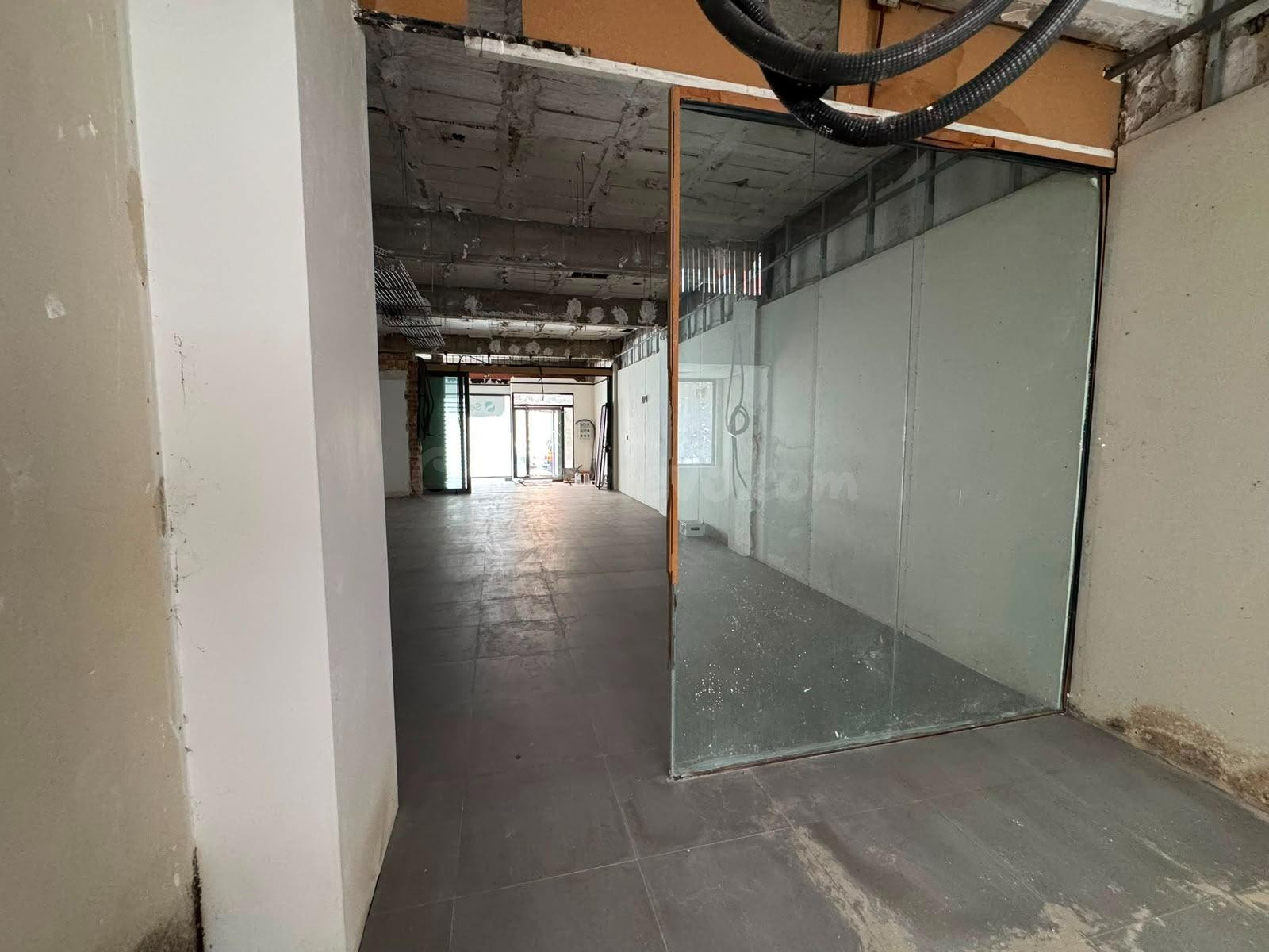 LOCAL COMERCIAL EN VENTA EN PLENO CENTRO DE ALBERIC – EXCELE - foto 2