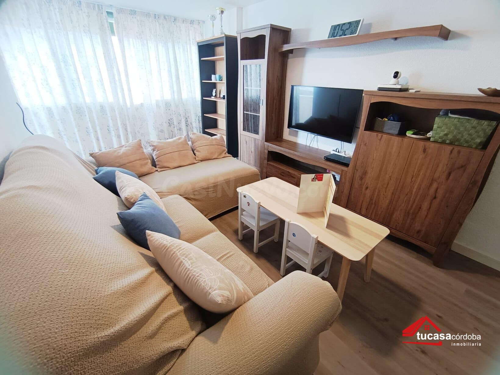 ¡En exclusiva! Magnífico piso exterior en Santa Rosa con parking y trastero