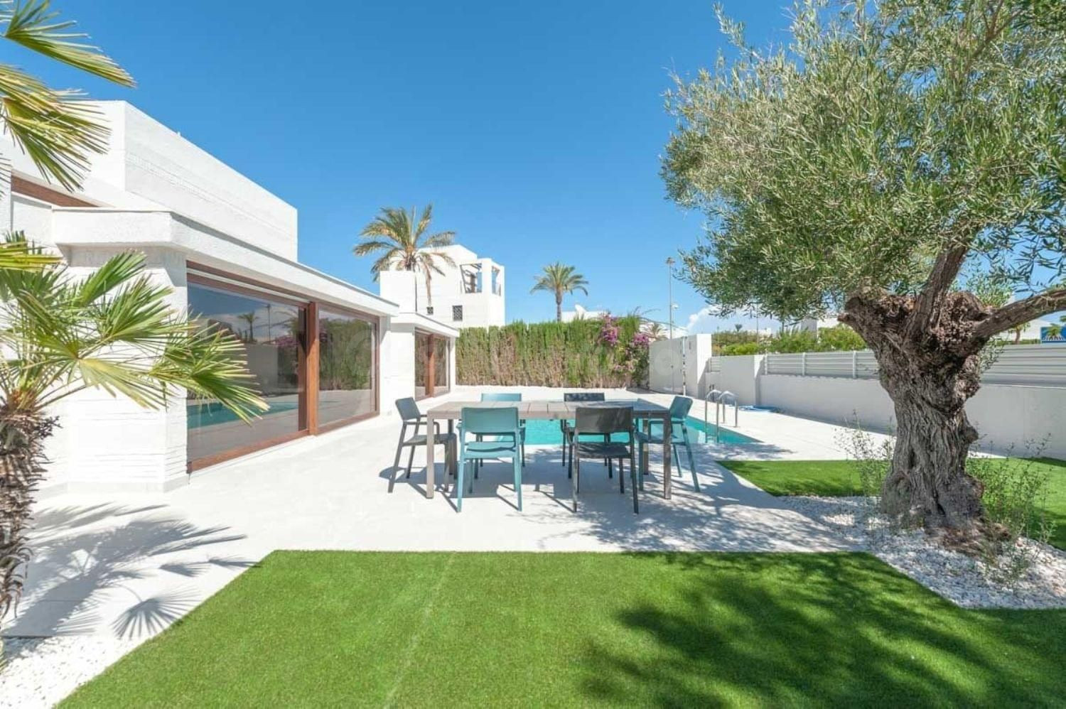 Villa 4 habitaciones 132m² en venta - Jerónimo Y Avileses