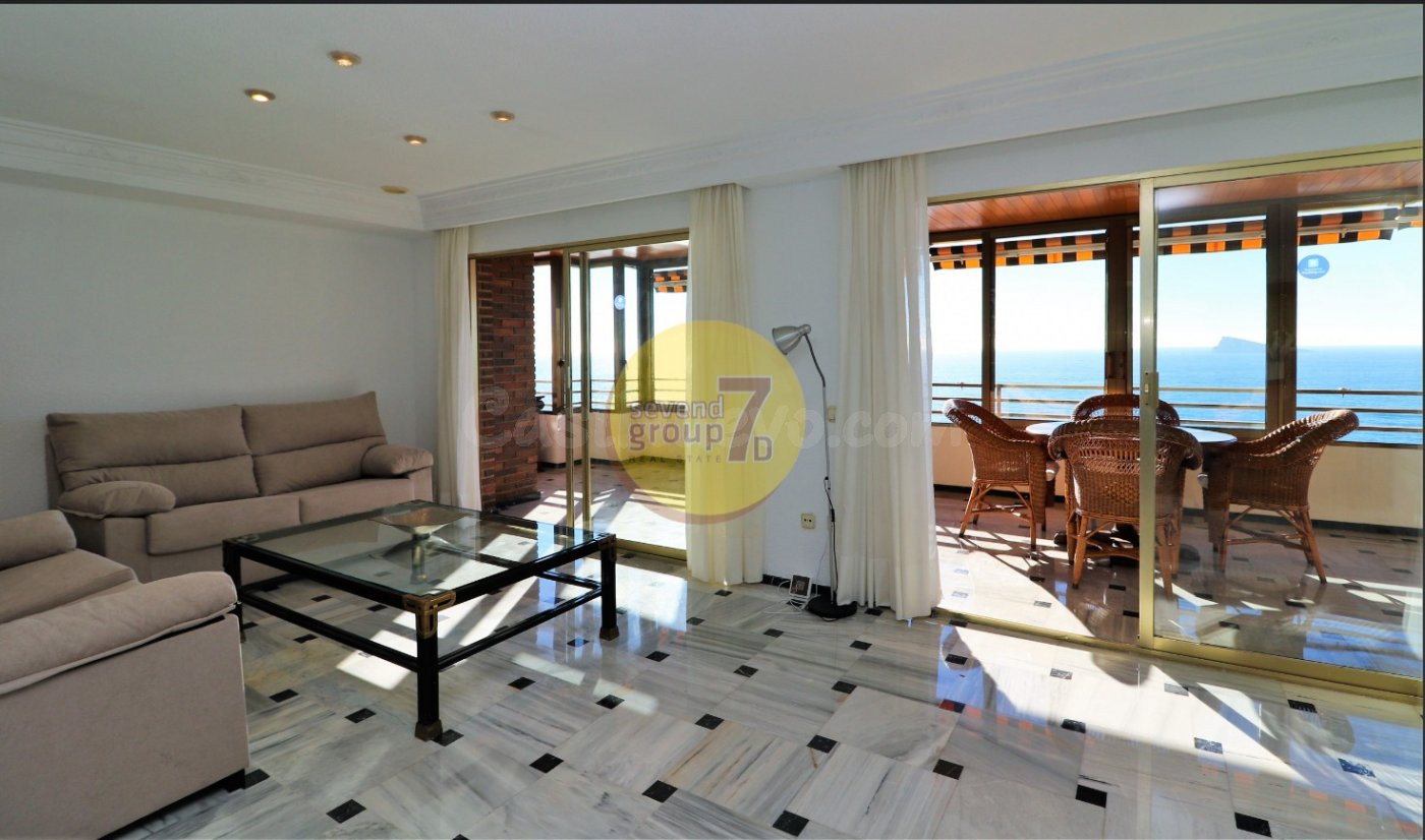SE VENDE APARTAMENTO CON 4 DORMITORIOS EN PRIMERA LINEA DE P - foto 2