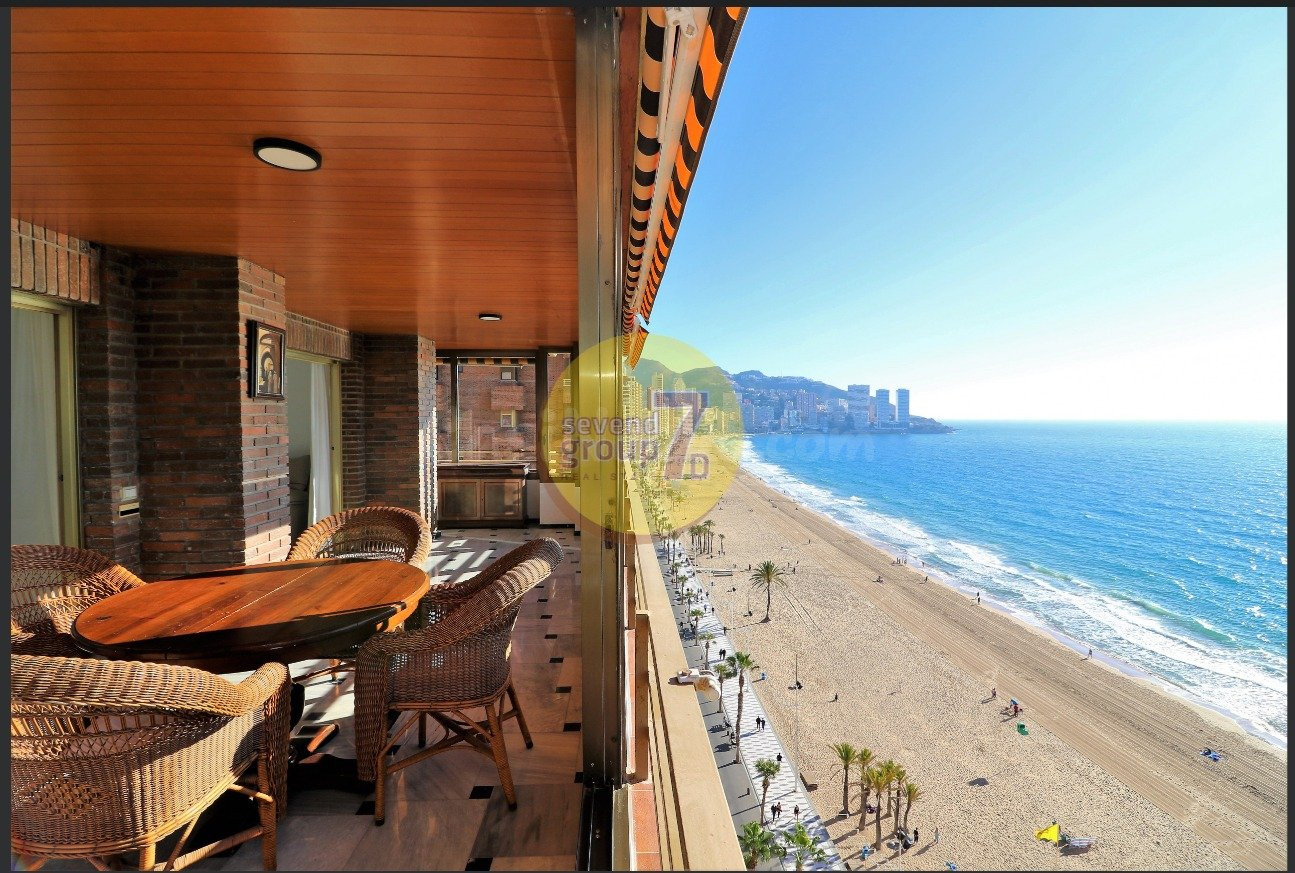 SE VENDE APARTAMENTO CON 4 DORMITORIOS EN PRIMERA LINEA DE P - foto 3