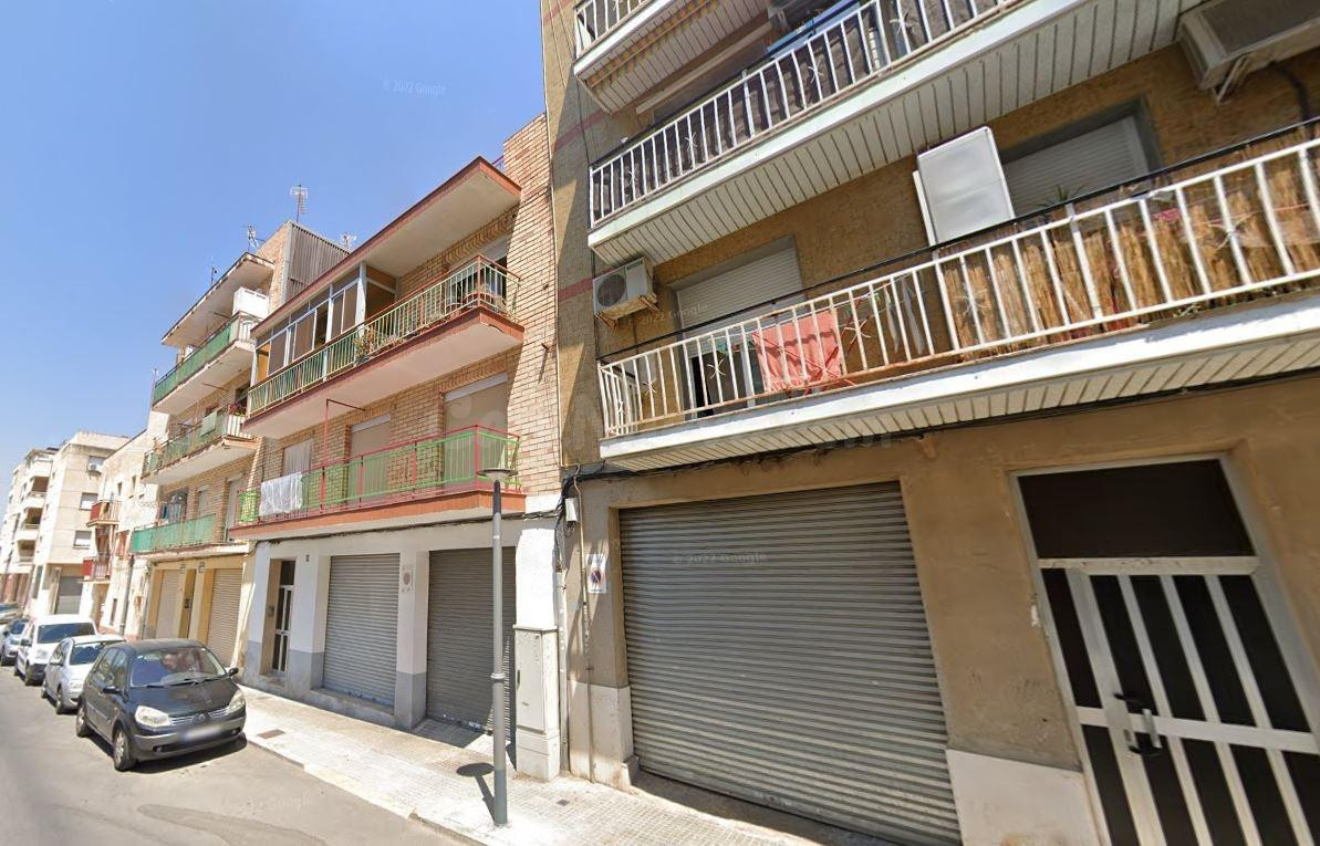 Se vende piso OKUPA en Calle Dos 51 de Tarragona (Tarragona).
