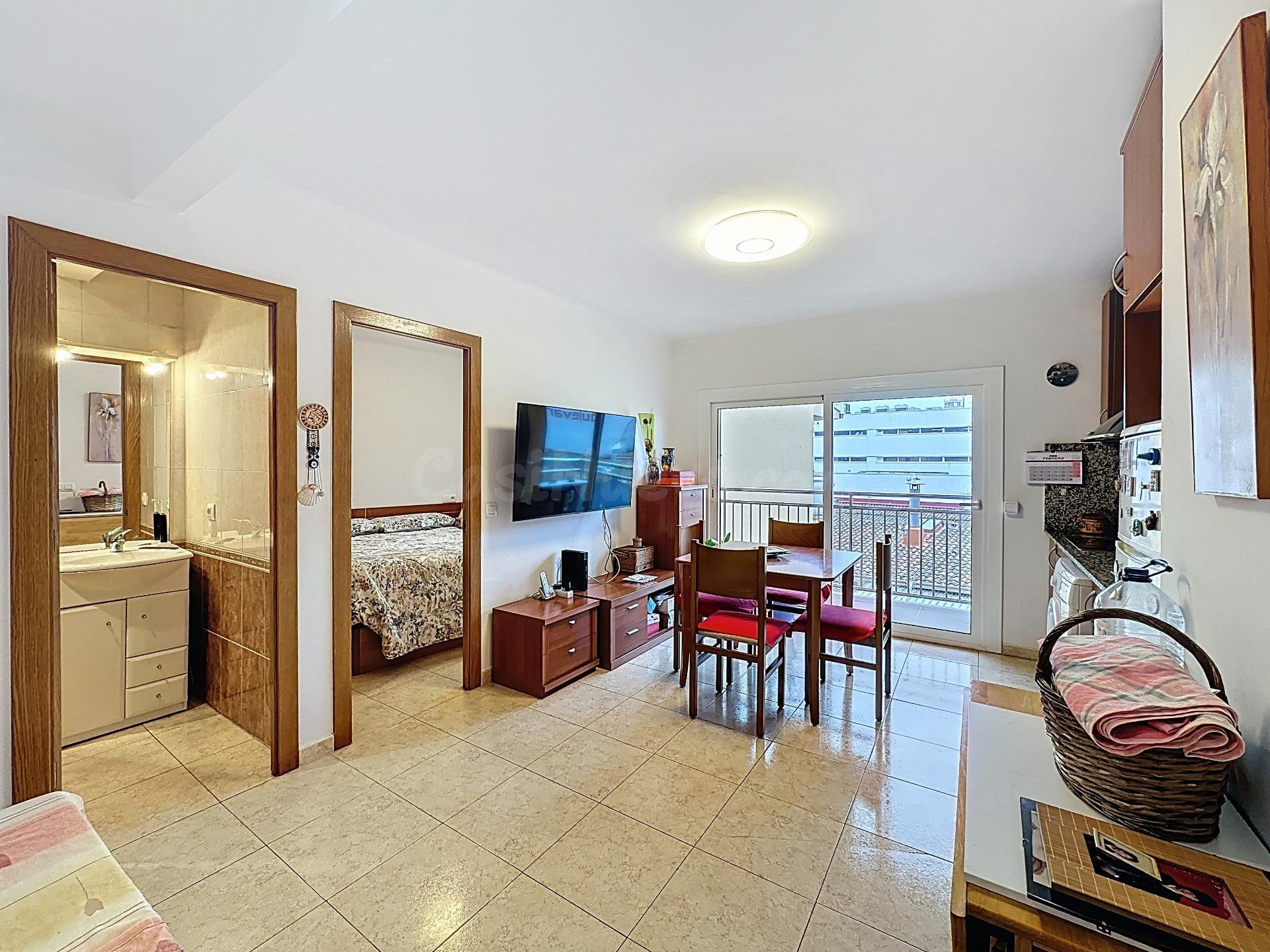 Apartamento con terraza en el centro de Platja d’Aro a 200 m