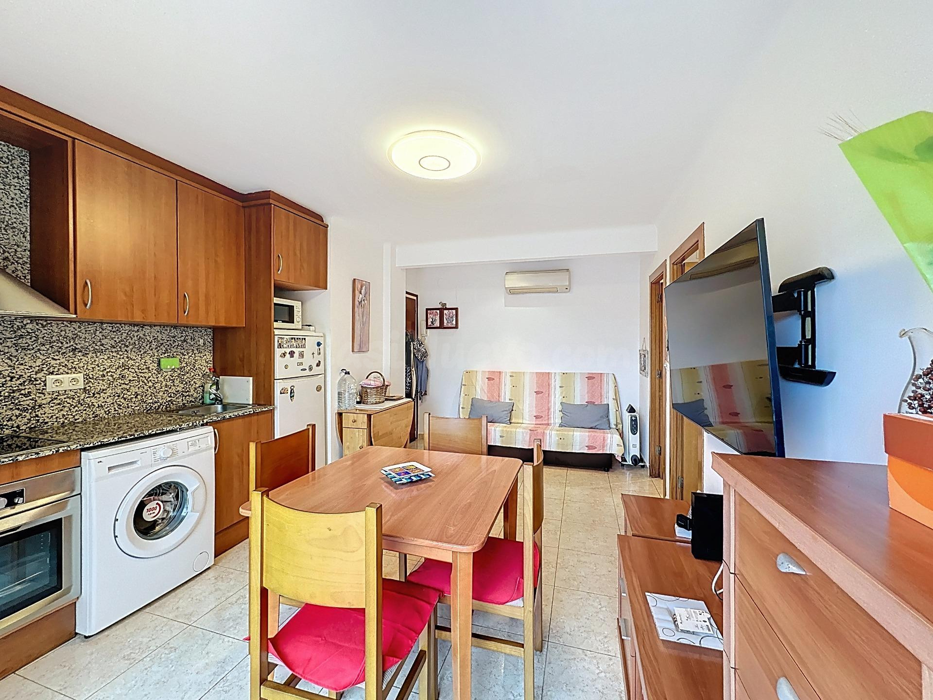 Apartamento con terraza en el centro de Platja d’Aro a 200 m - foto 4