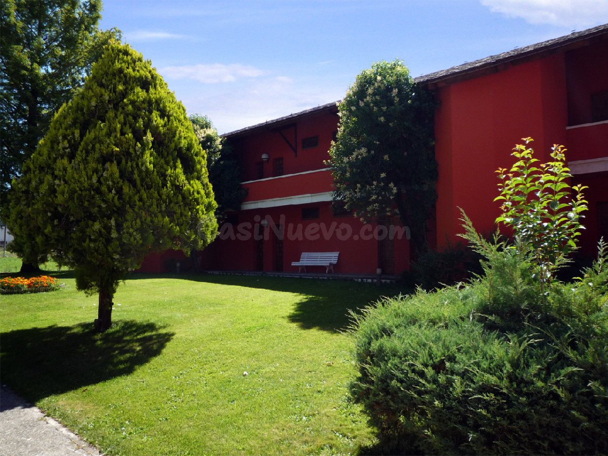 Hotel en 7000 m2 de parcela