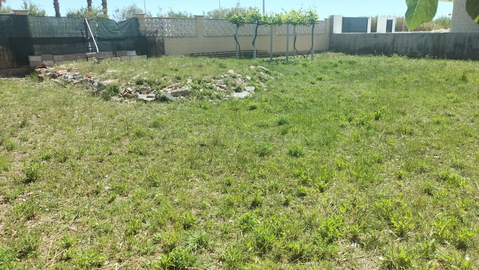 VENTA EN EXCLUSIVA PARCELA URBANA EN PRIMERA LINEA DE PLAYA - foto 5