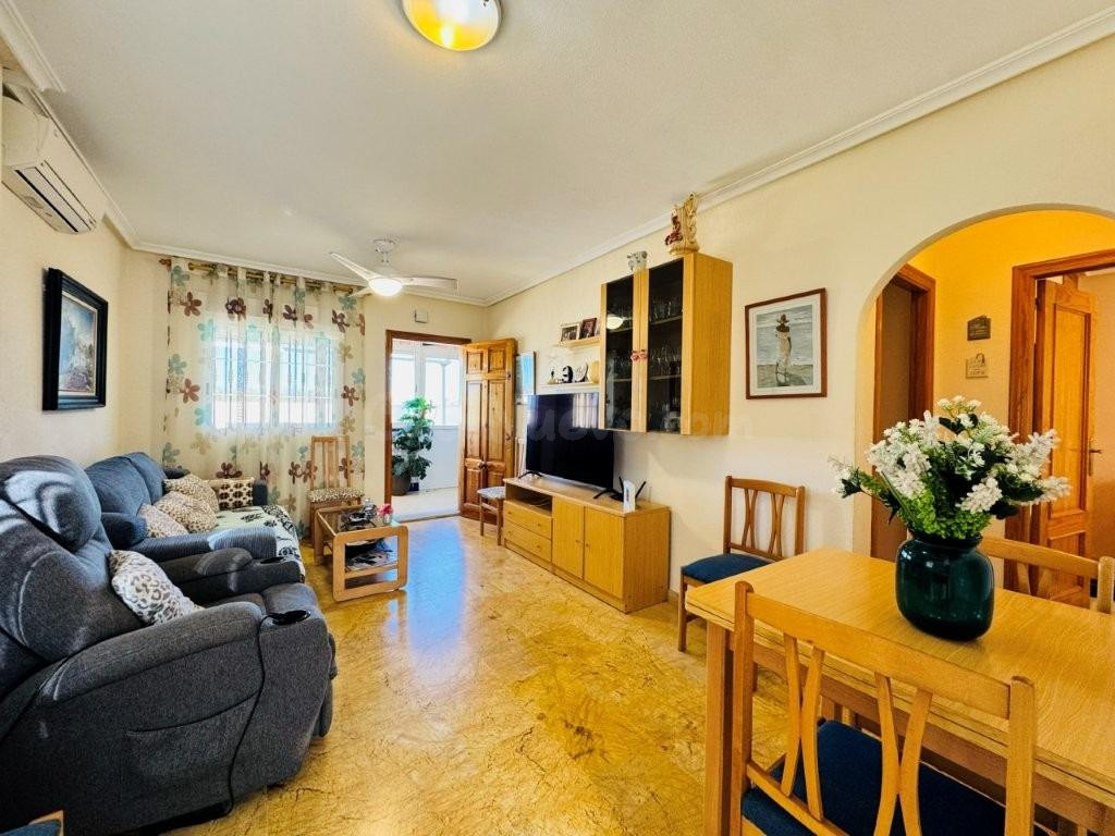 Acogedor Bajo en La Mata con Terraza y Piscina Privada - foto 3