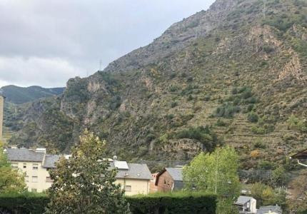 Adosado luminoso con vistas a valle y montaña en entorno residencial tranquilo