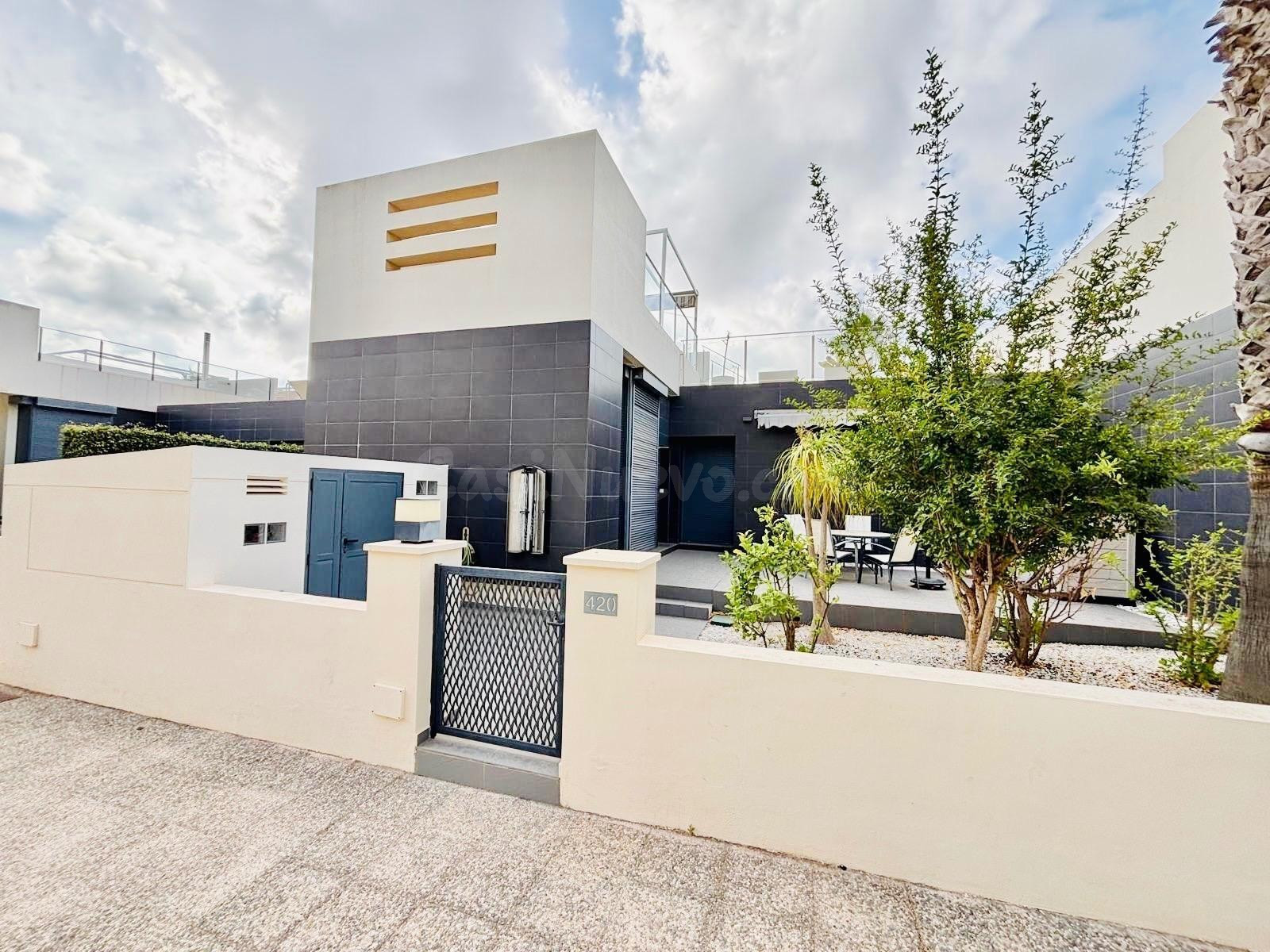 Exclusivo adosado estilo Murano en Villamartín- Torrevieja