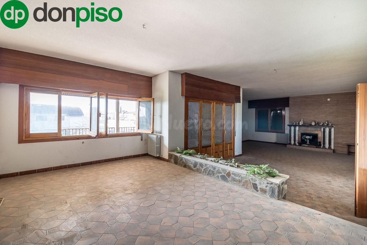 Casa con terreno y nave en Santa Fe - foto 3