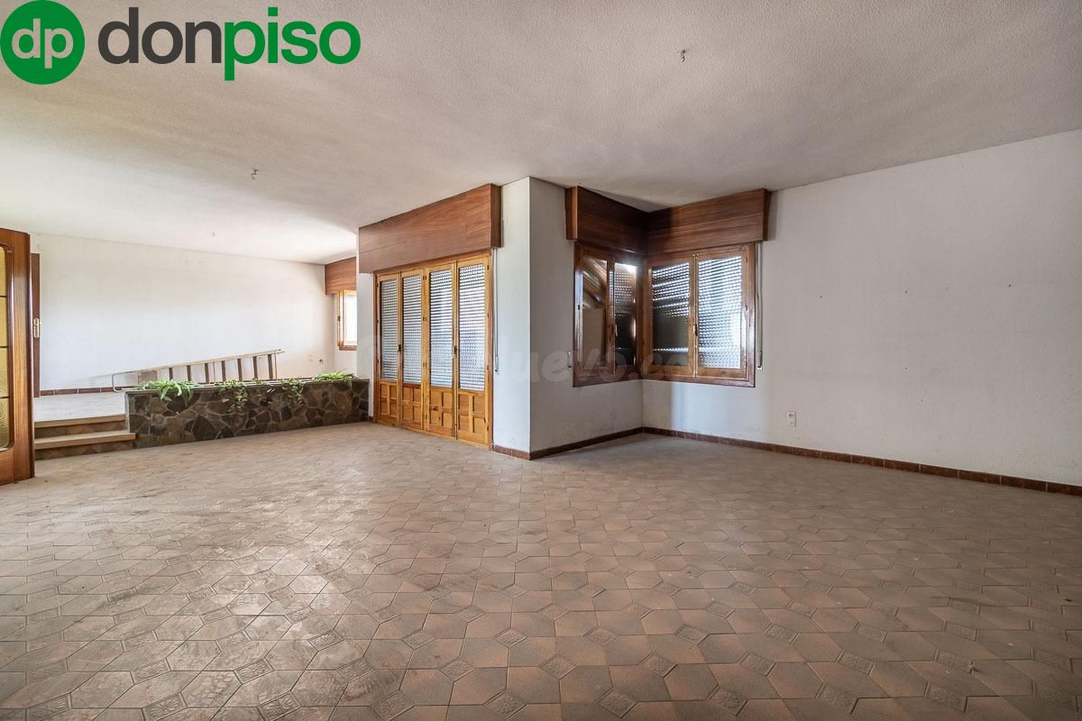 Casa con terreno y nave en Santa Fe - foto 4