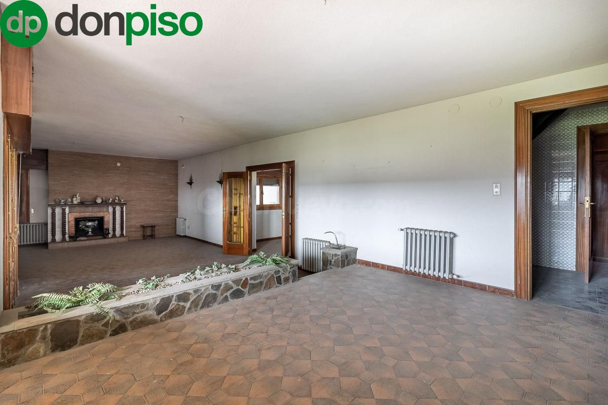 Casa con terreno y nave en Santa Fe - foto 5