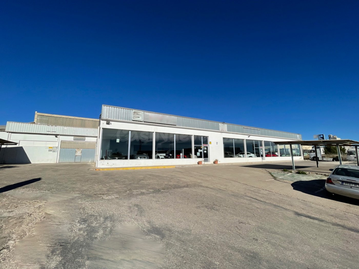 NAVES DE 1758.15 M2 EN DOS ALTURAS, PLANTA BAJA DE 1519,38 M2 Y UN ALTILLO DE 238.77 M2