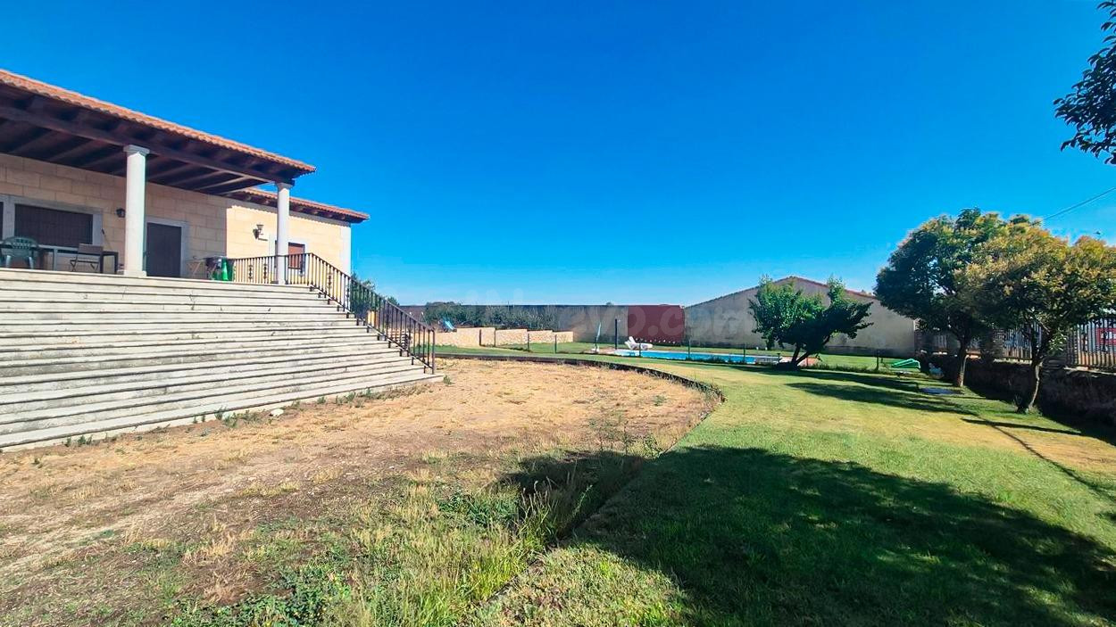 CHALET VENTA LEDESMA. Urbis te ofrece un chalet en venta en  - foto 5