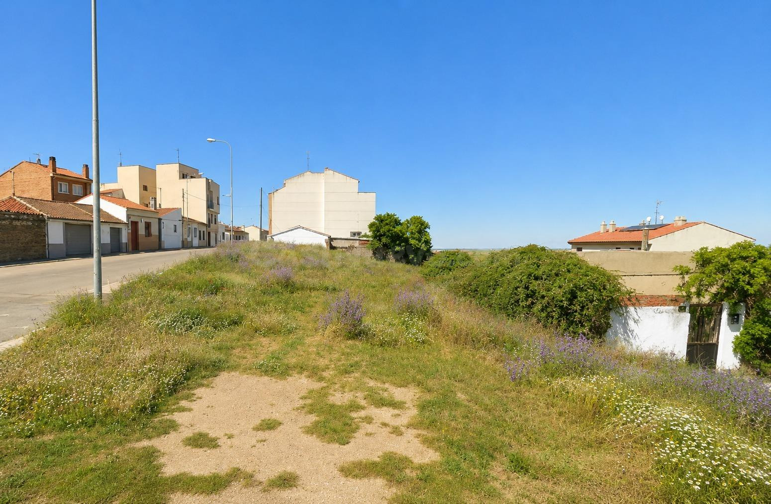 SOLAR EN VENTA EN PIZARRALES, SALAMANCA. Urbis te ofrece un 
