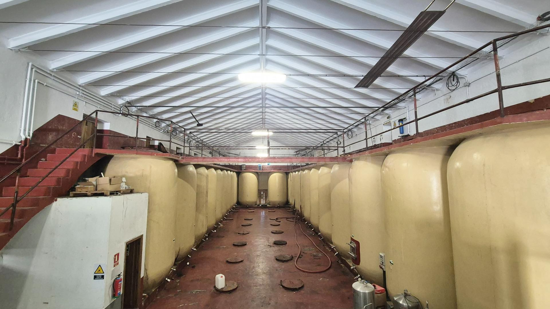 BODEGA VENTA PEREÑA DE LA RIBERA. Urbis te ofrece una bodega